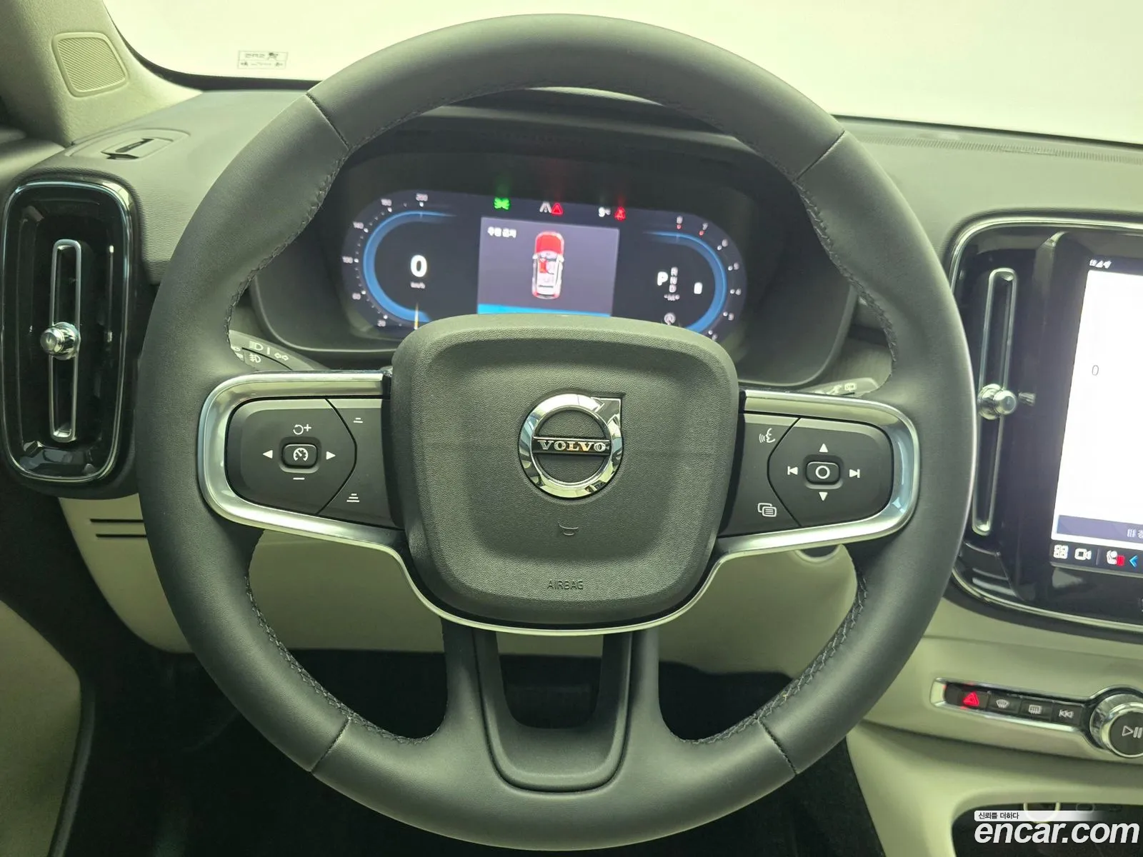 Volvo XC40 2025 — 11