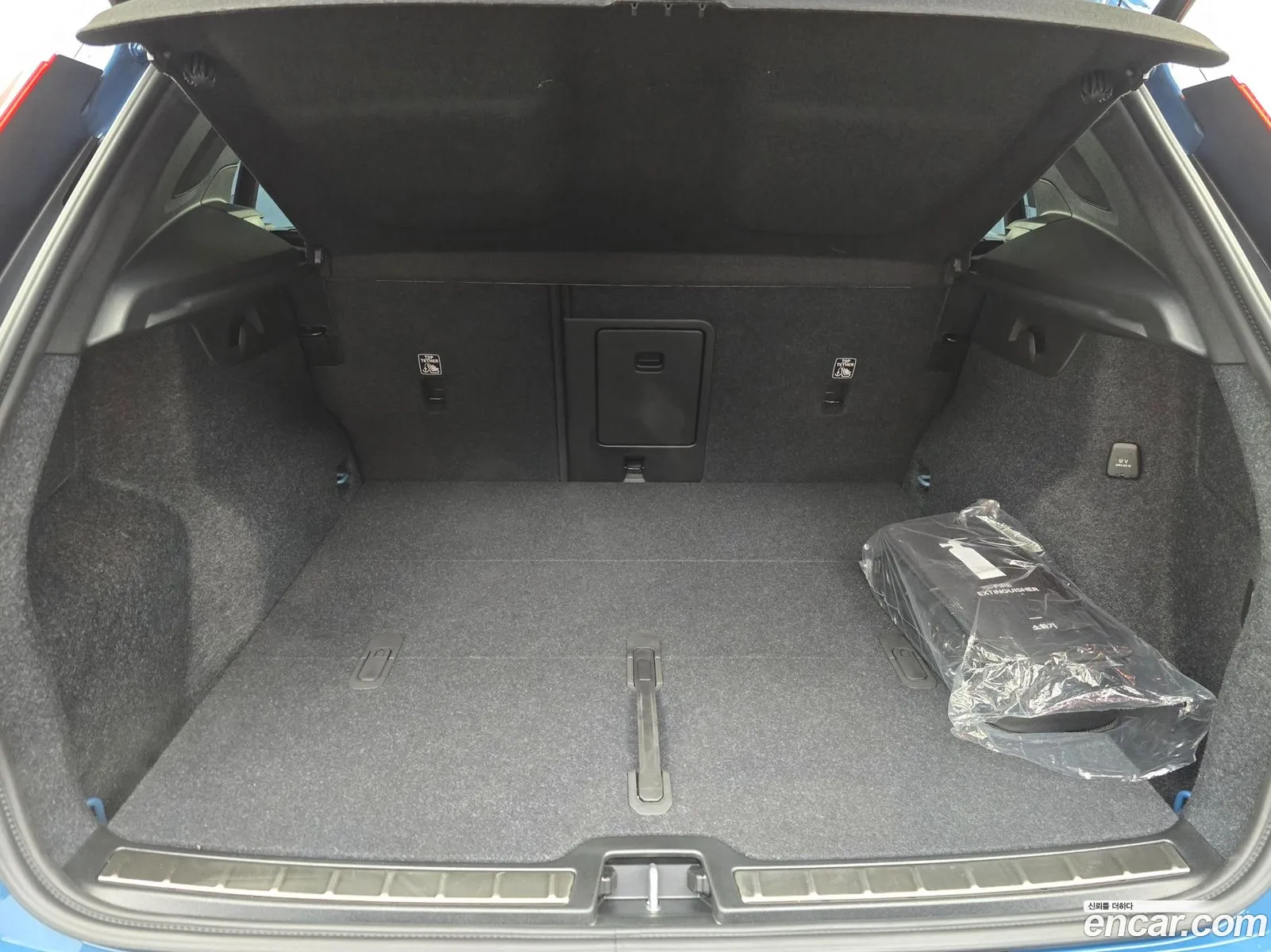 Volvo XC40 2025 — 17