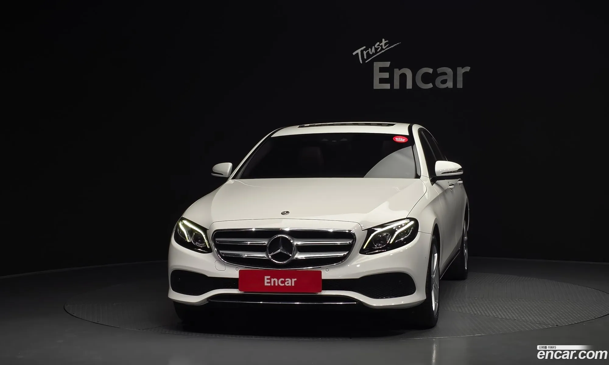 Mercedes-Benz E-Class W213 2017 — 18
