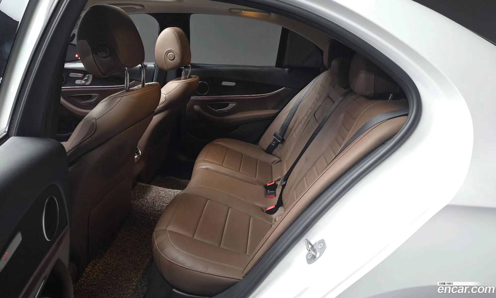 Mercedes-Benz E-Class W213 2017 — 11