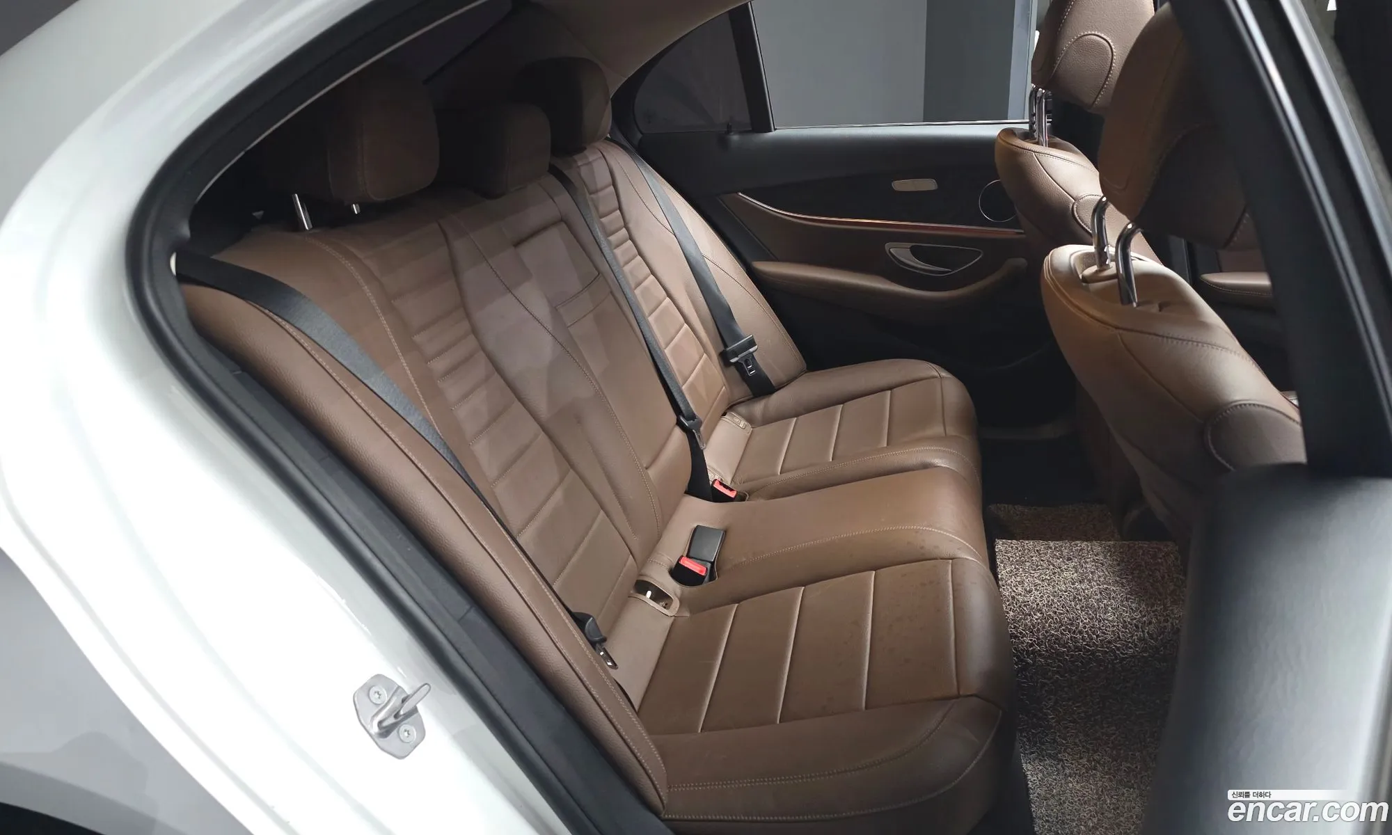 Mercedes-Benz E-Class W213 2017 — 31