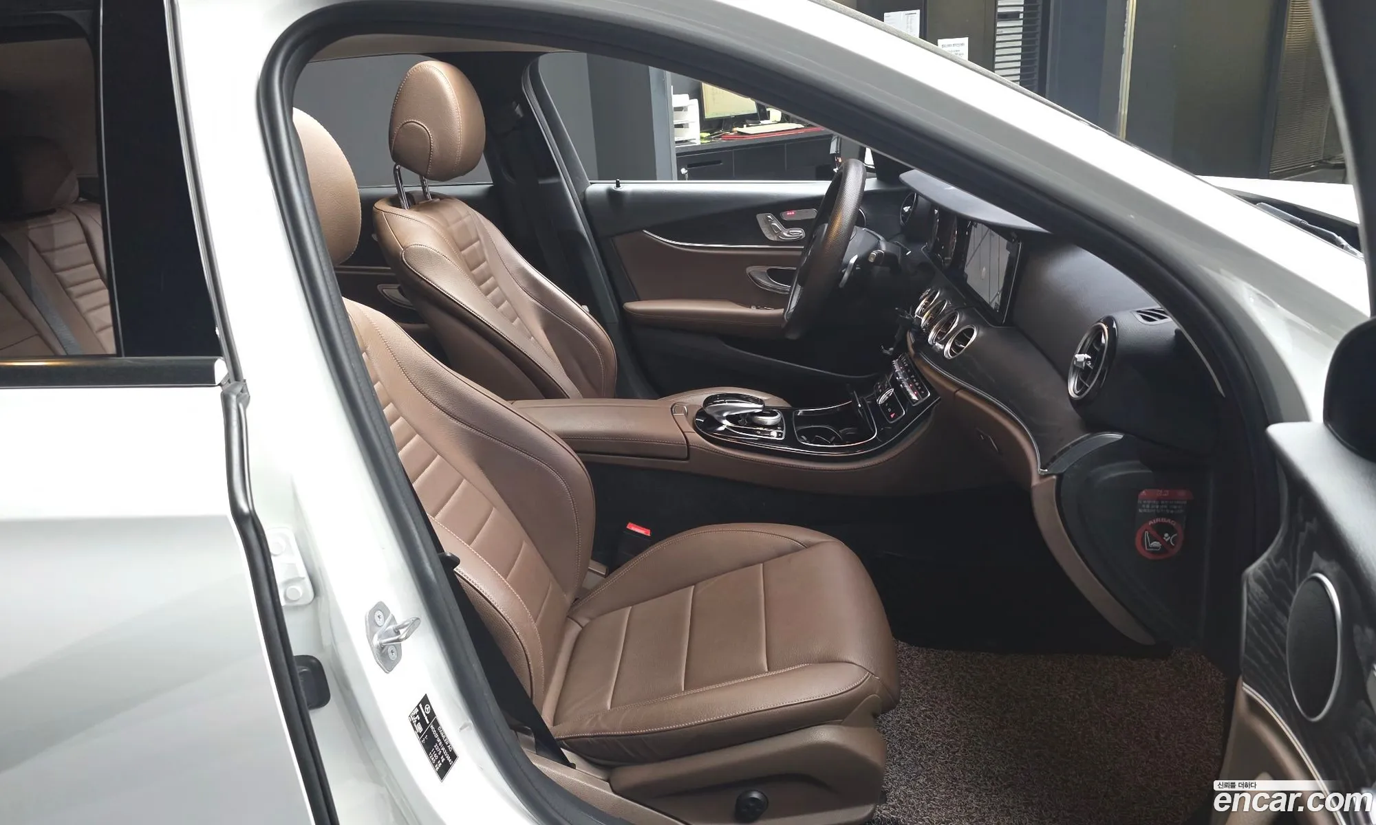 Mercedes-Benz E-Class W213 2017 — 15