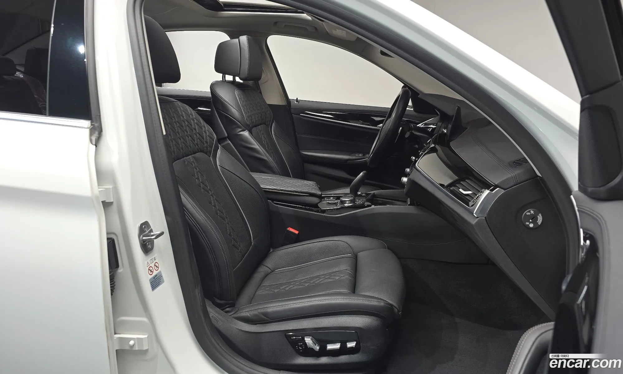 BMW 5 Series 2019 WBAJD3101KB317444 — 6