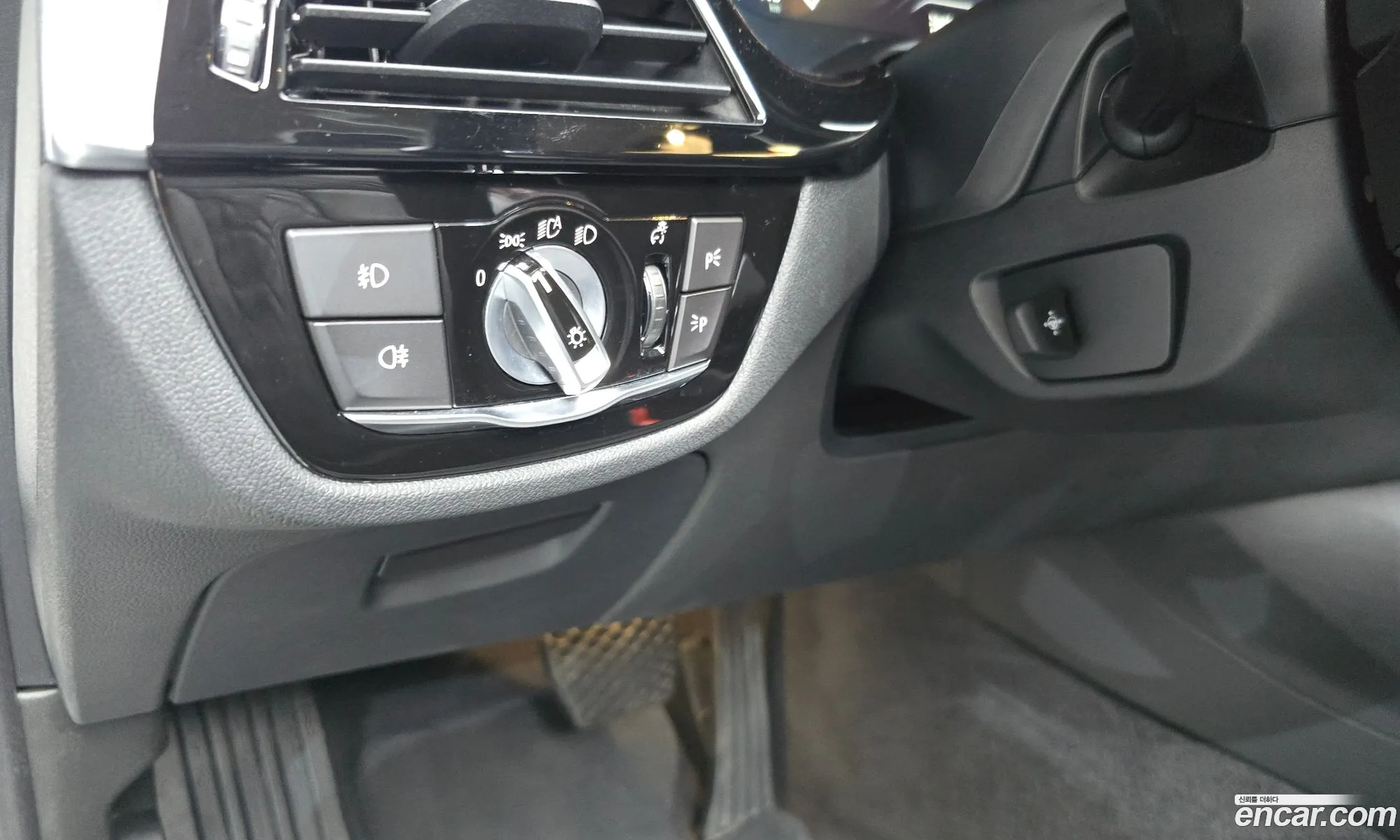 BMW 5 Series 2019 WBAJD3101KB317444 — 4