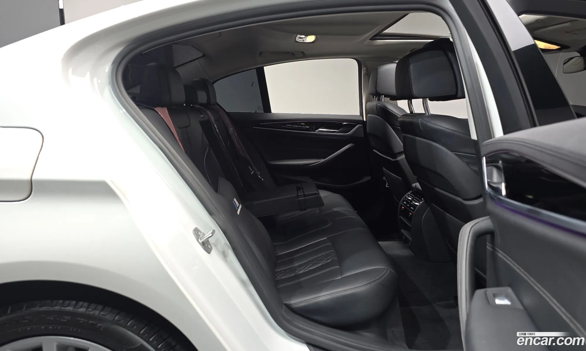 BMW 5 Series 2019 WBAJD3101KB317444 — 25