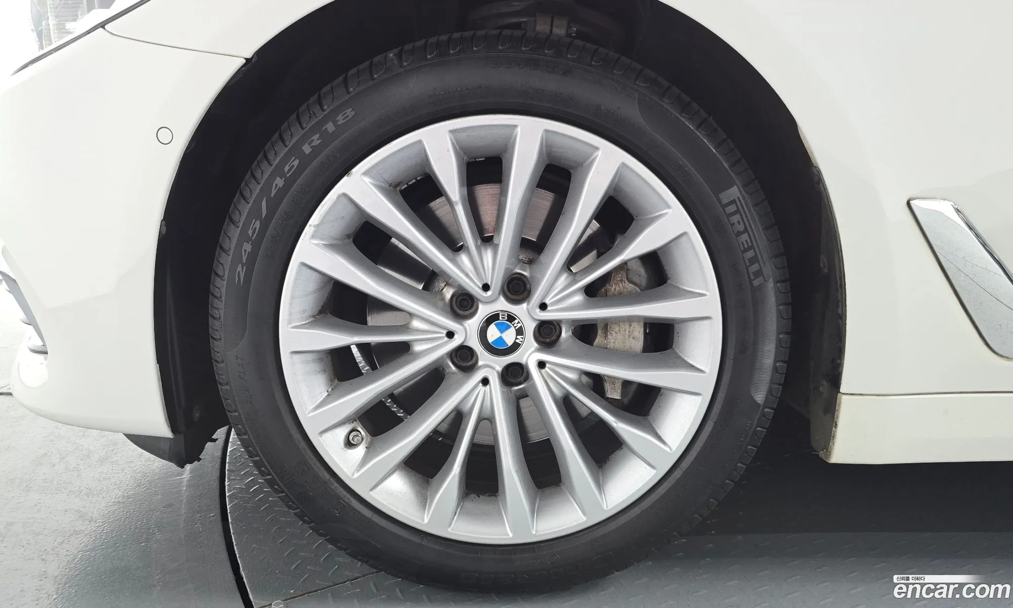 BMW 5 Series 2019 WBAJD3101KB317444 — 18