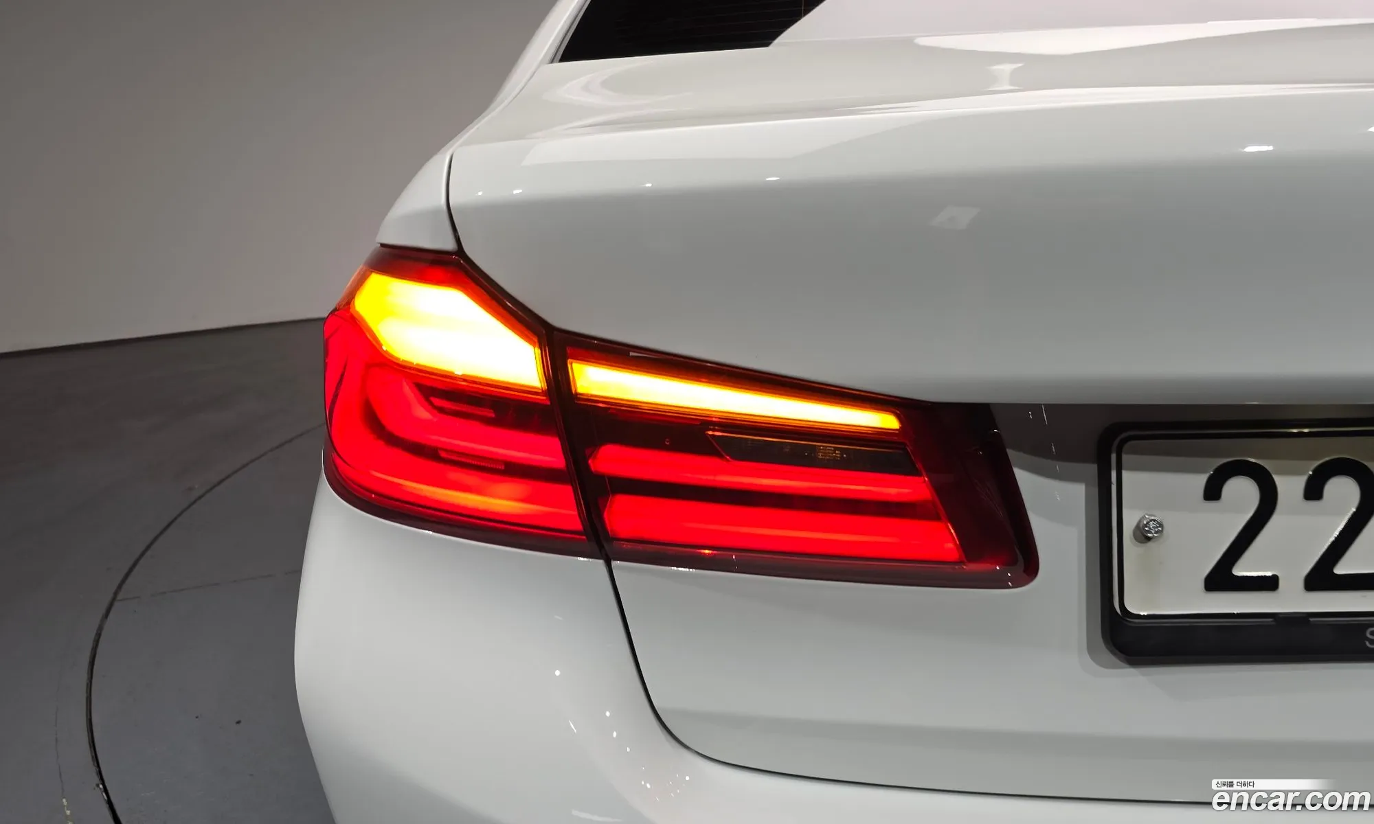 BMW 5 Series 2019 WBAJD3101KB317444 — 28