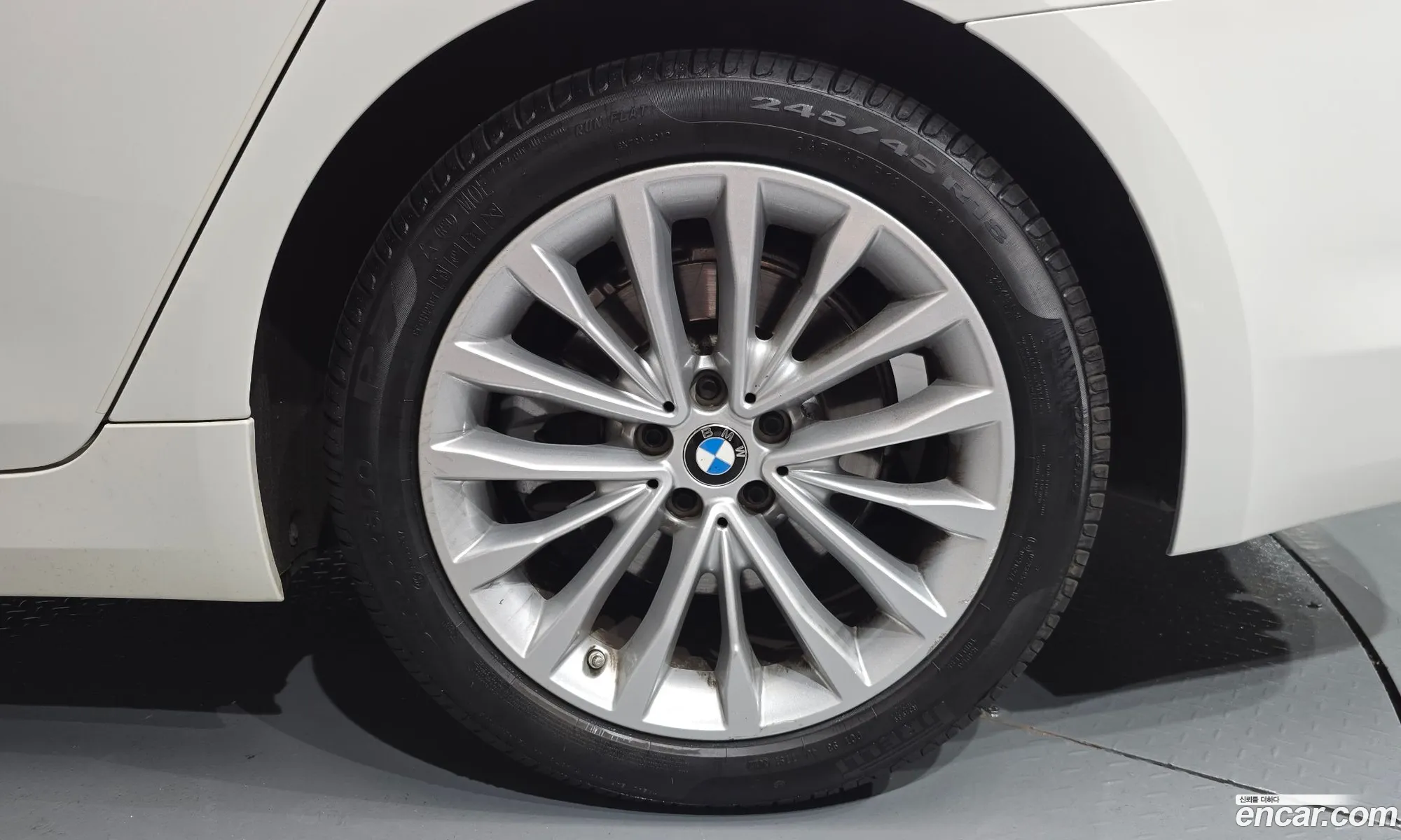 BMW 5 Series 2019 WBAJD3101KB317444 — 9