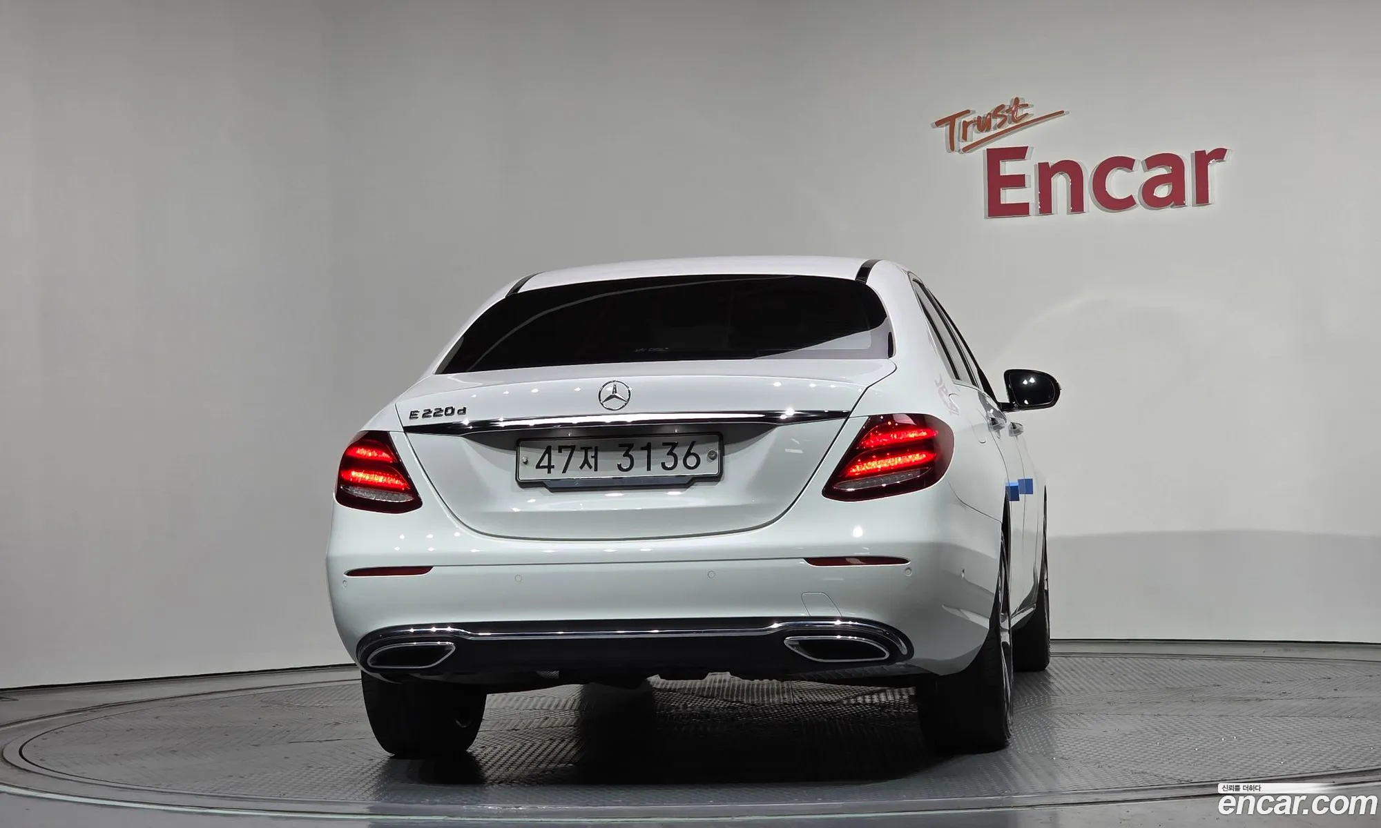 Mercedes-Benz E-Class W213 2019 WDDZF0EB4KA684201 — 3