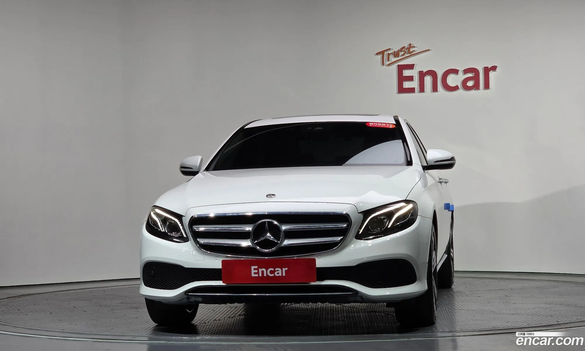 Mercedes-Benz E-Class W213 2019 WDDZF0EB4KA684201 — 2