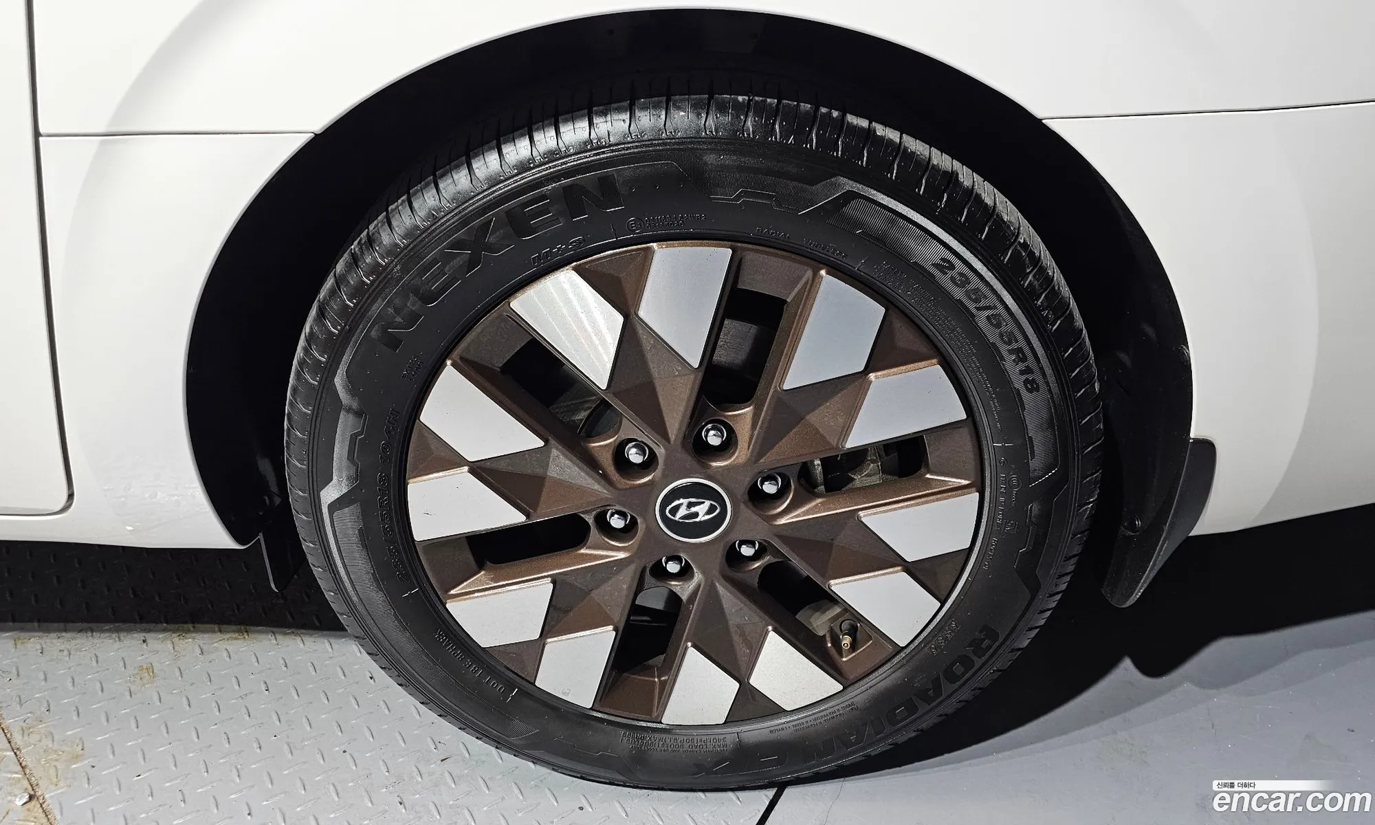 Hyundai Staria 2024 — 18