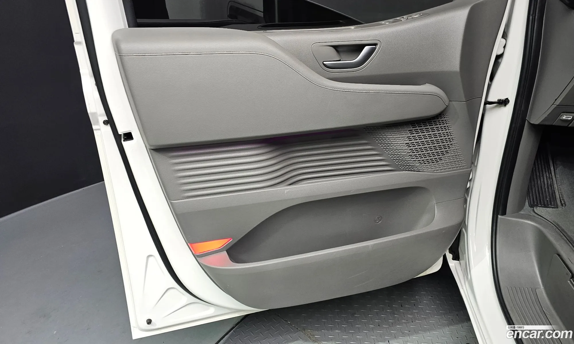 Hyundai Staria 2024 — 15