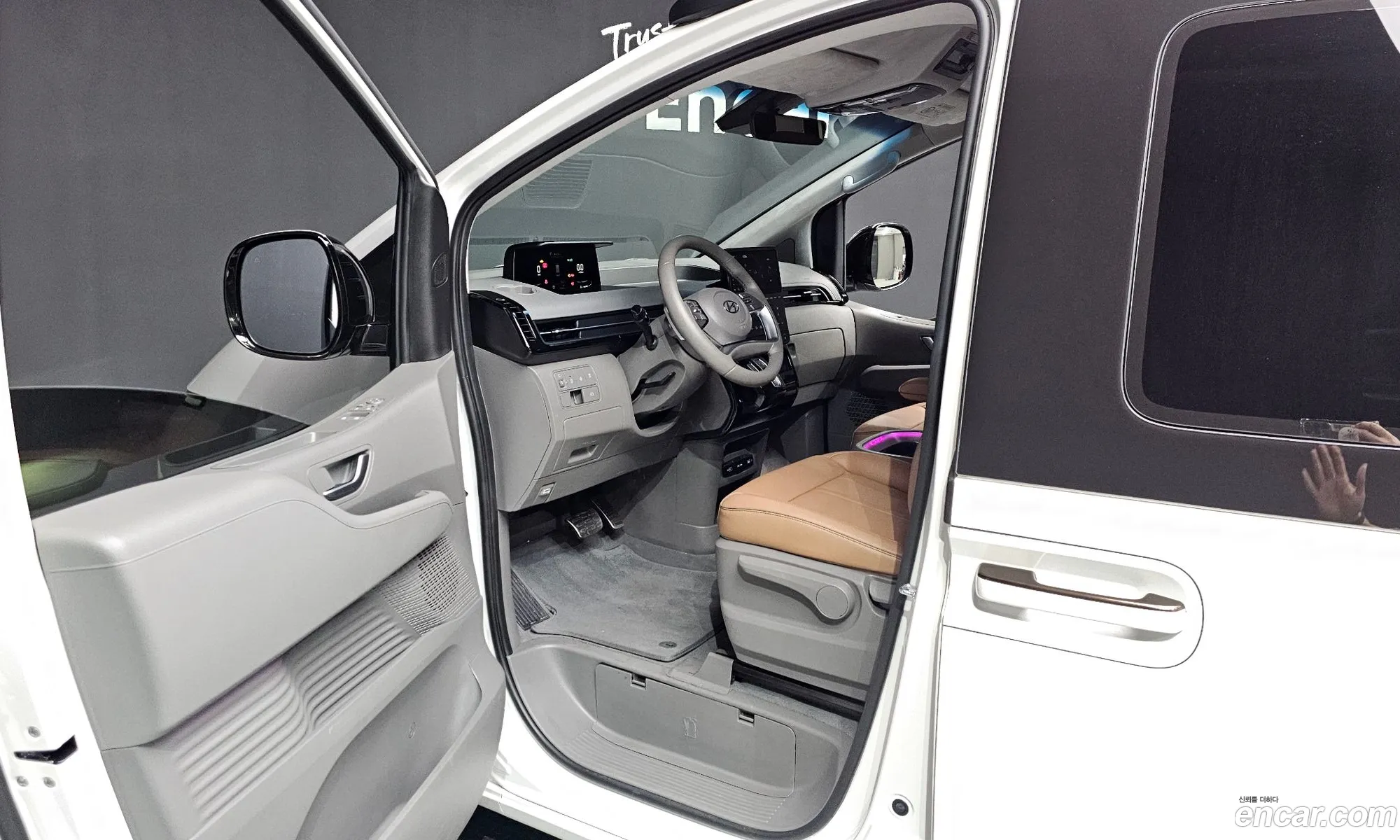 Hyundai Staria 2024 — 31