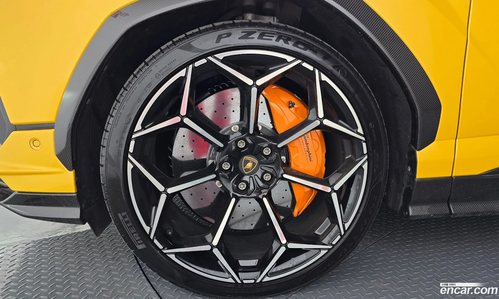 Lamborghini Urus 2024 — 12