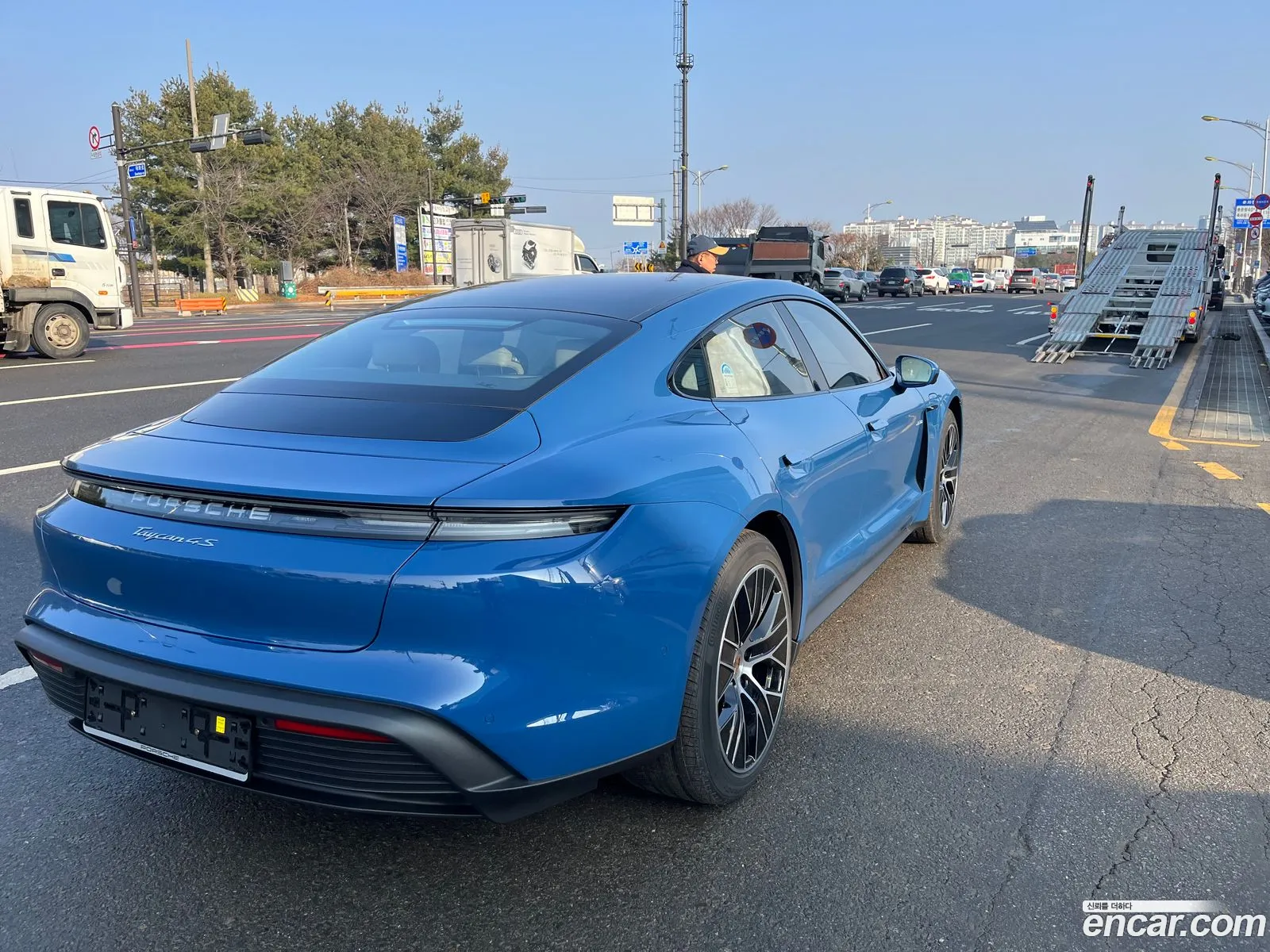 Porsche Taycan 2025 — 7