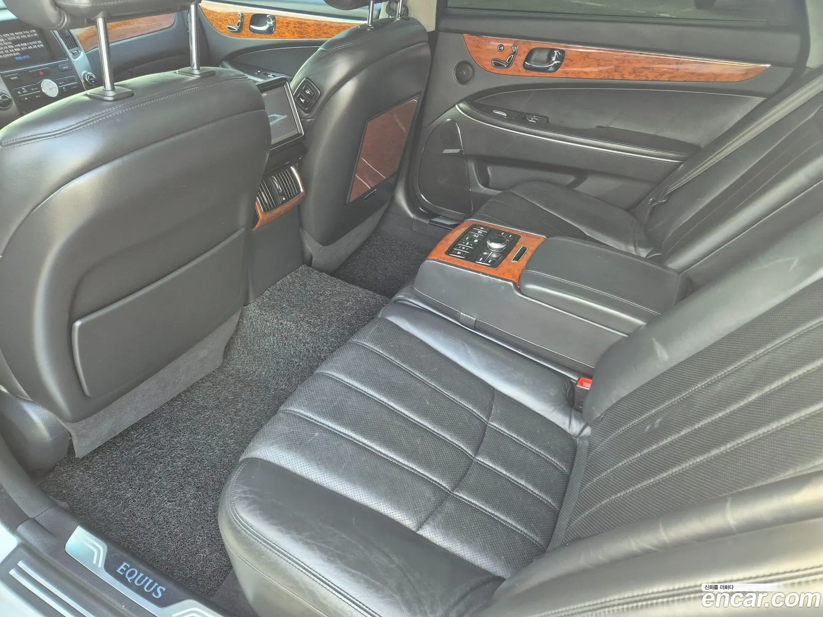 Hyundai Equus 2009 — 14