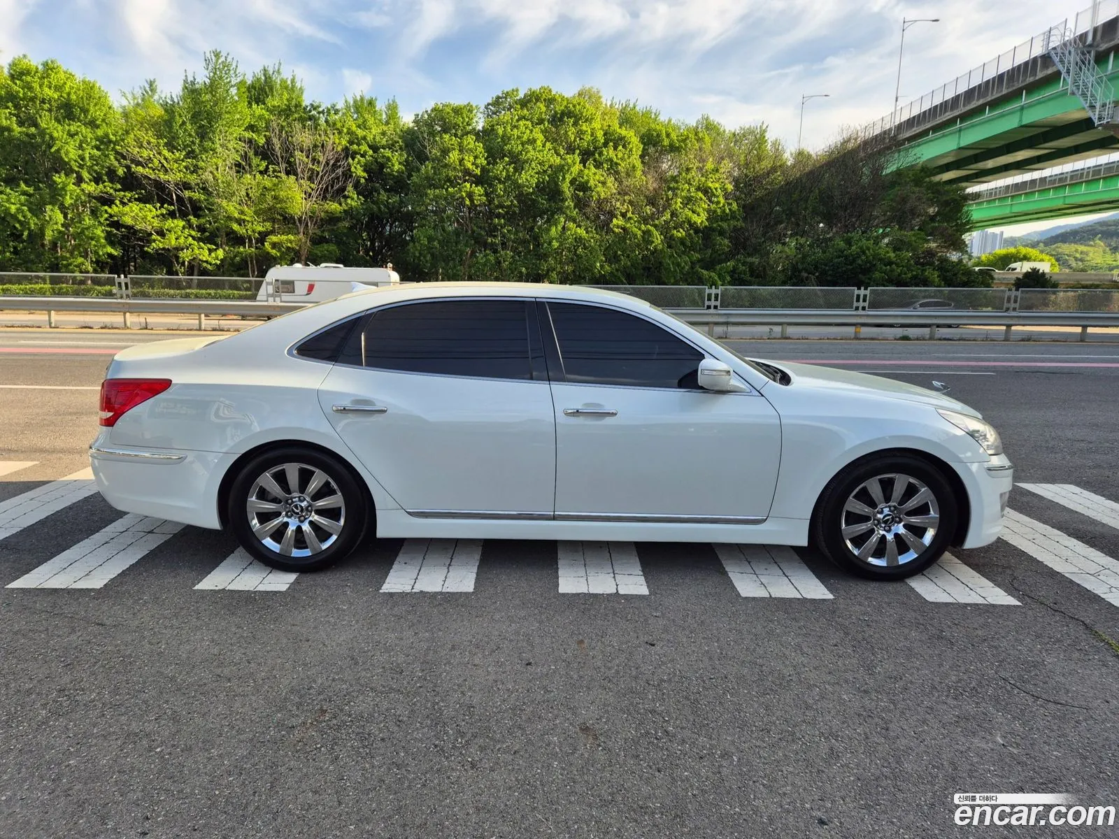 Hyundai Equus 2009 — 19