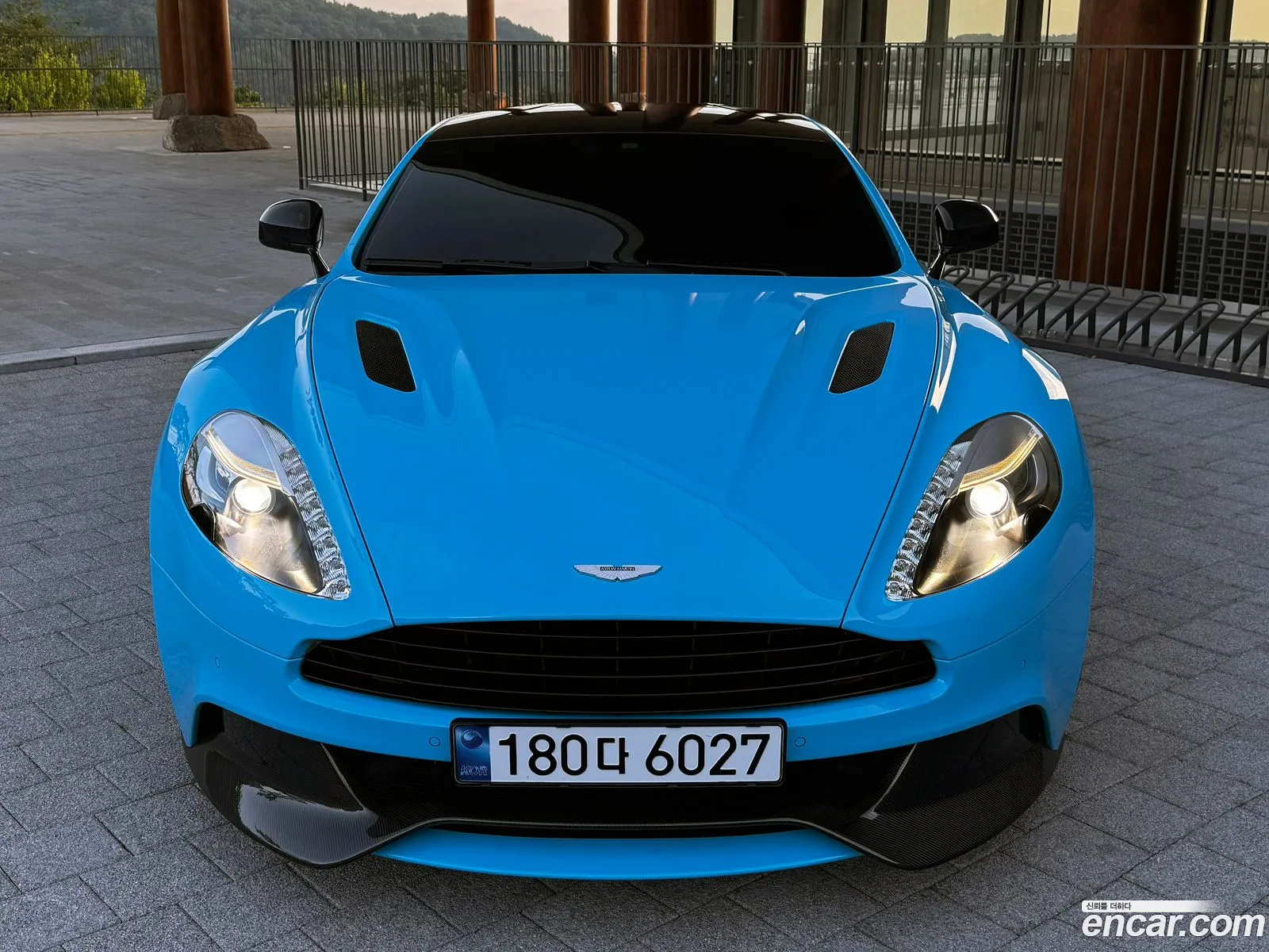 Aston Martin Vanquish 2015 — 16