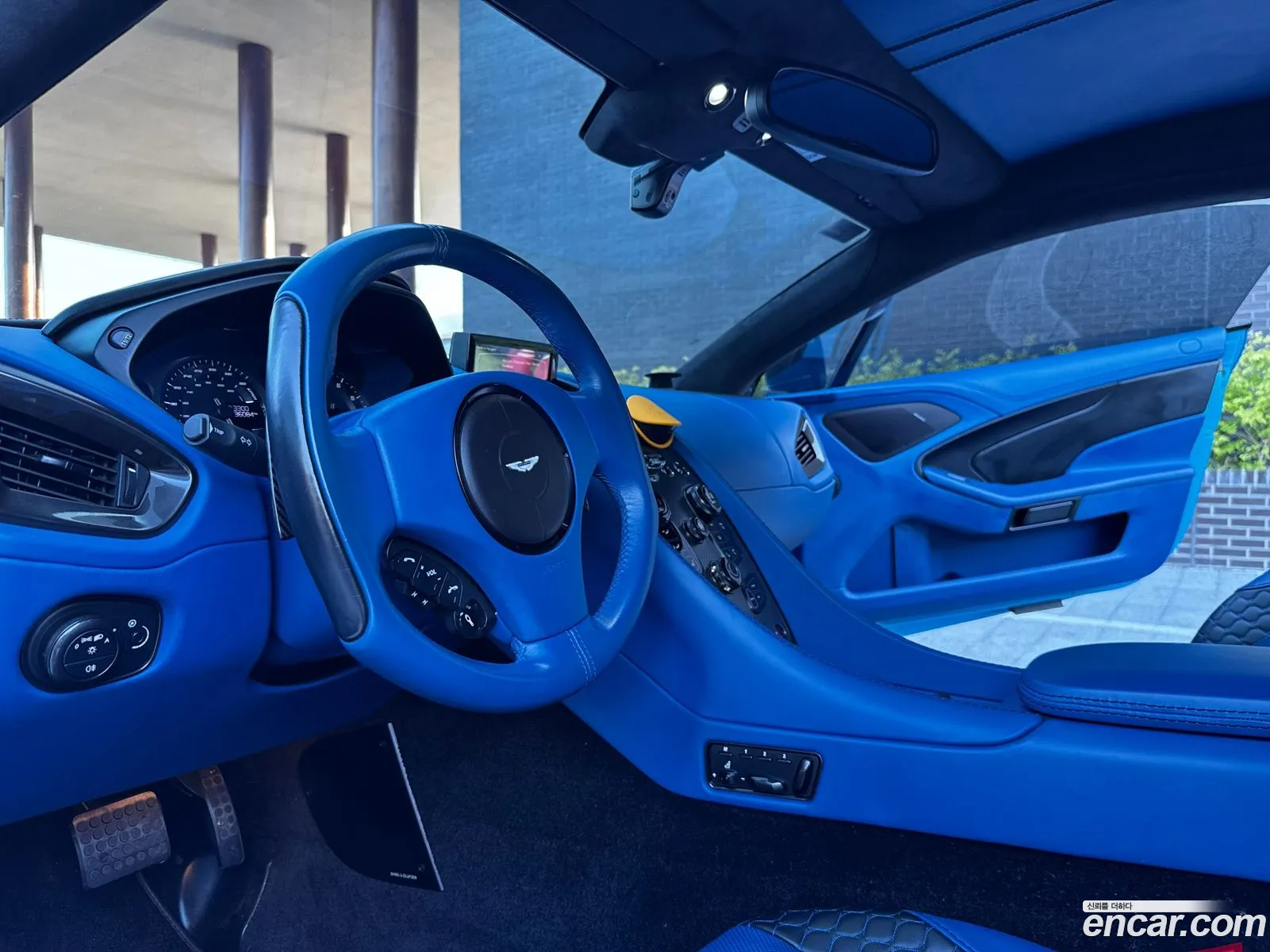 Aston Martin Vanquish 2015 — 8