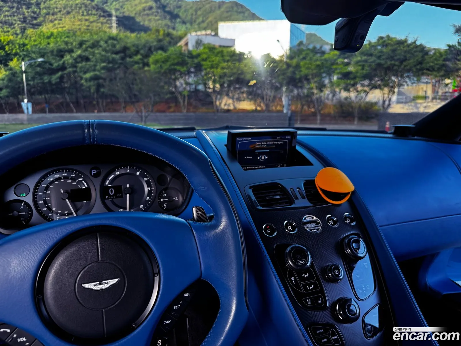 Aston Martin Vanquish 2015 — 12