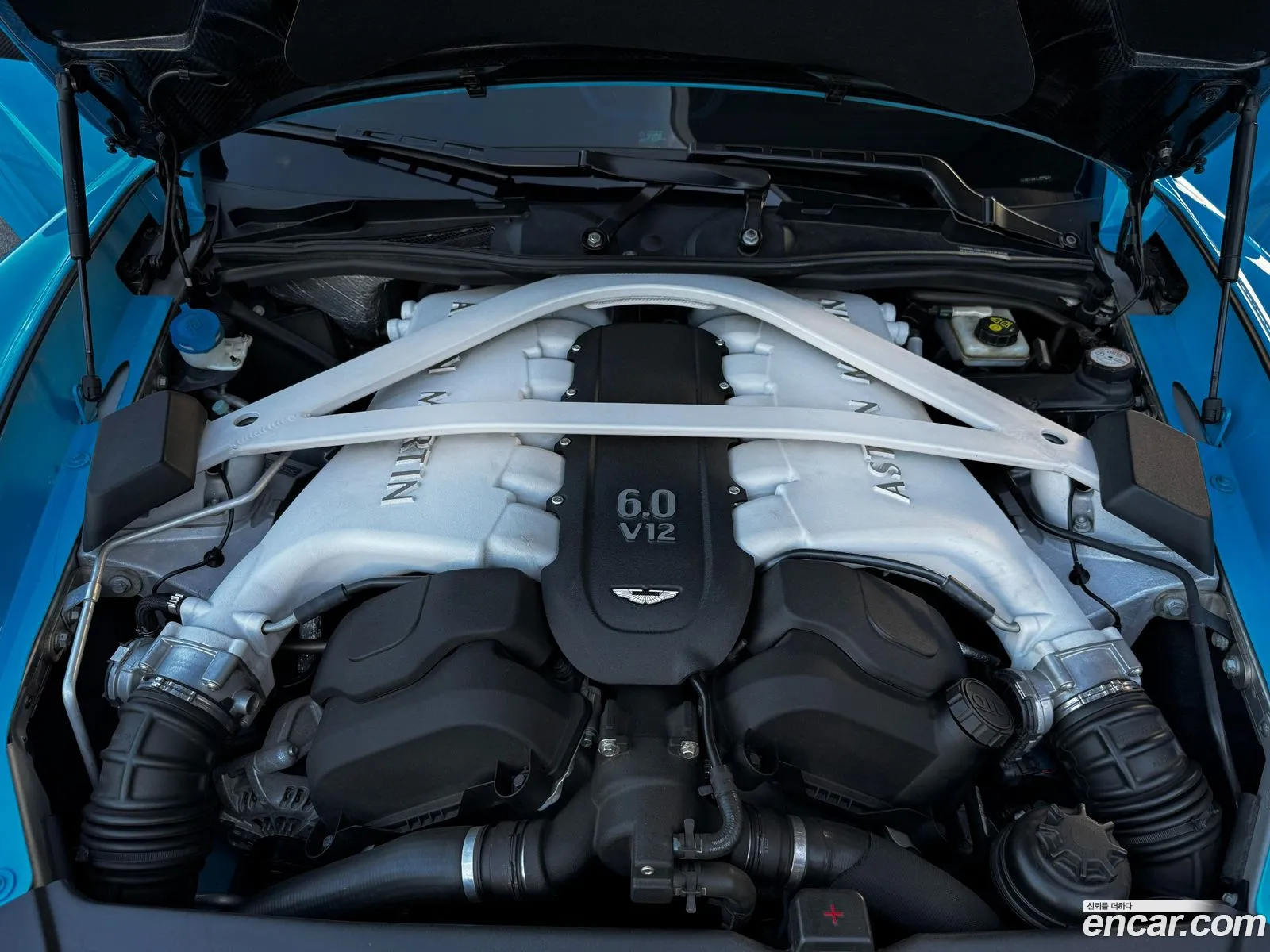 Aston Martin Vanquish 2015 — 3