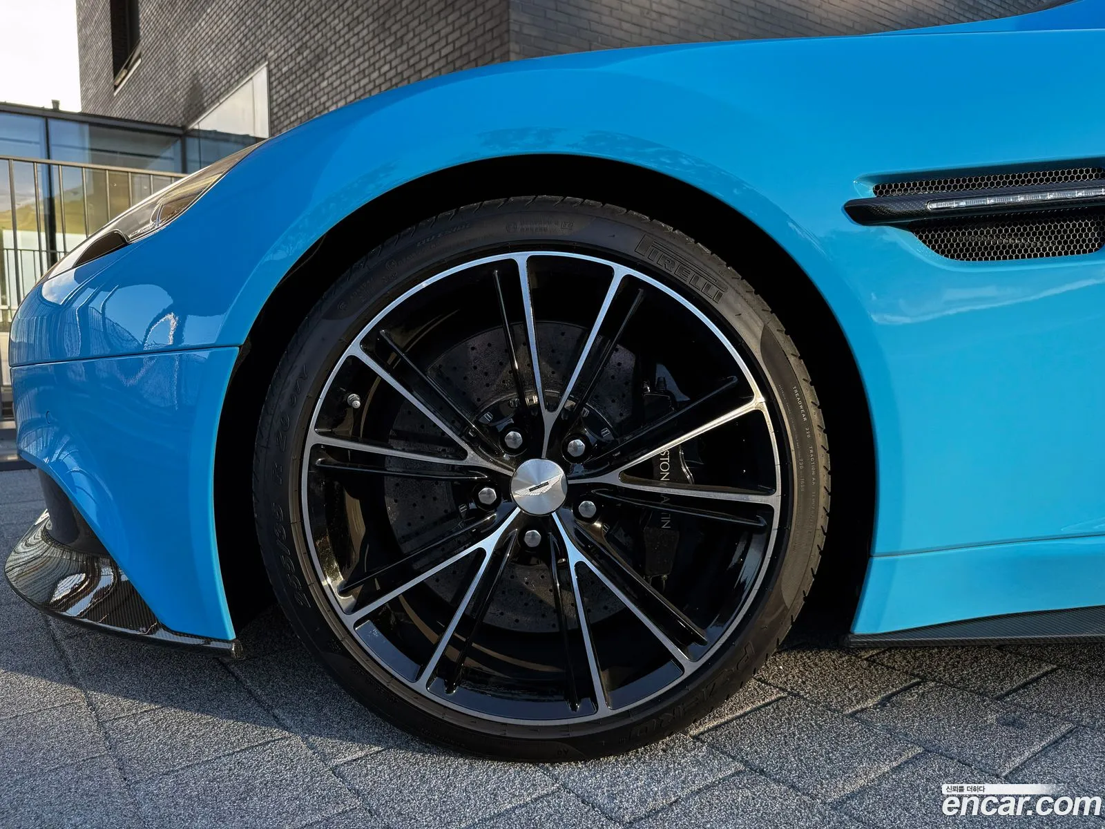 Aston Martin Vanquish 2015 — 4