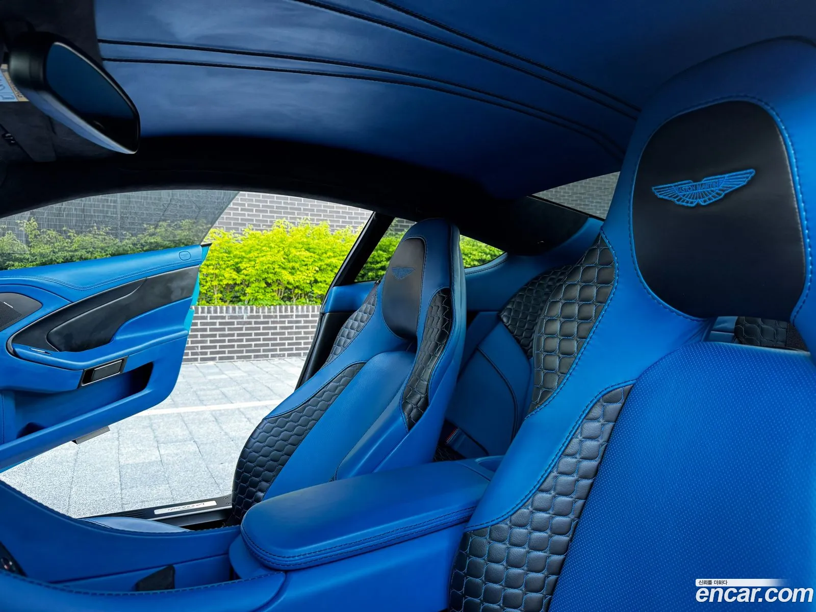 Aston Martin Vanquish 2015 — 13