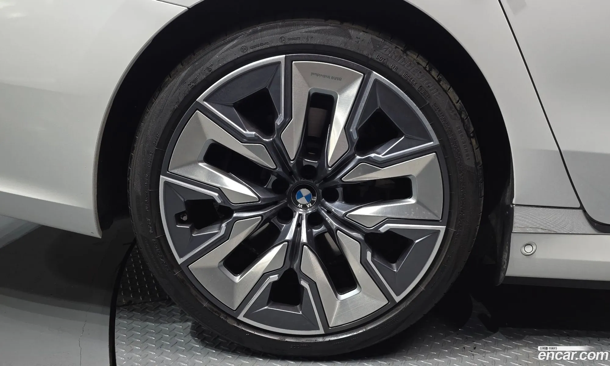 BMW 7 Series 2025 — 17