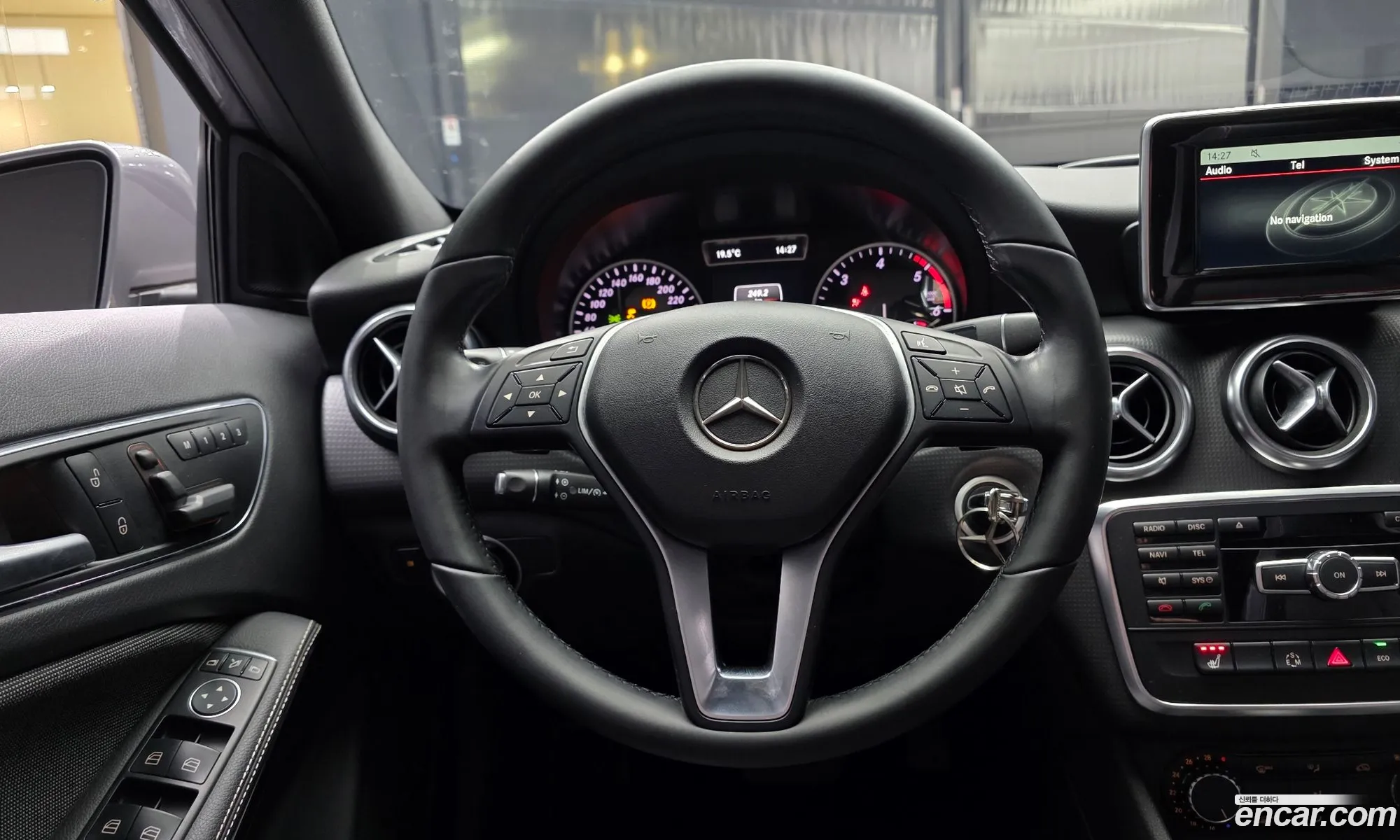 Mercedes-Benz A-Class W176 2015 WDDBF1CB5FJ334740 — 16