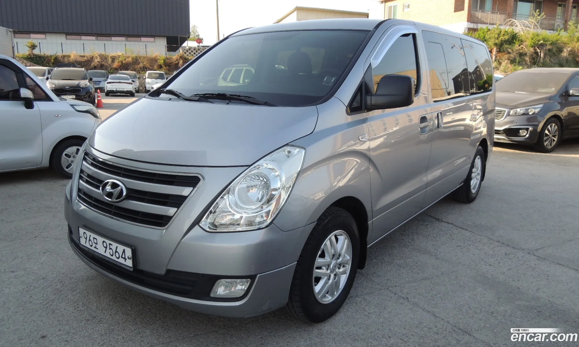 Hyundai Grand Starex 2016 — 19