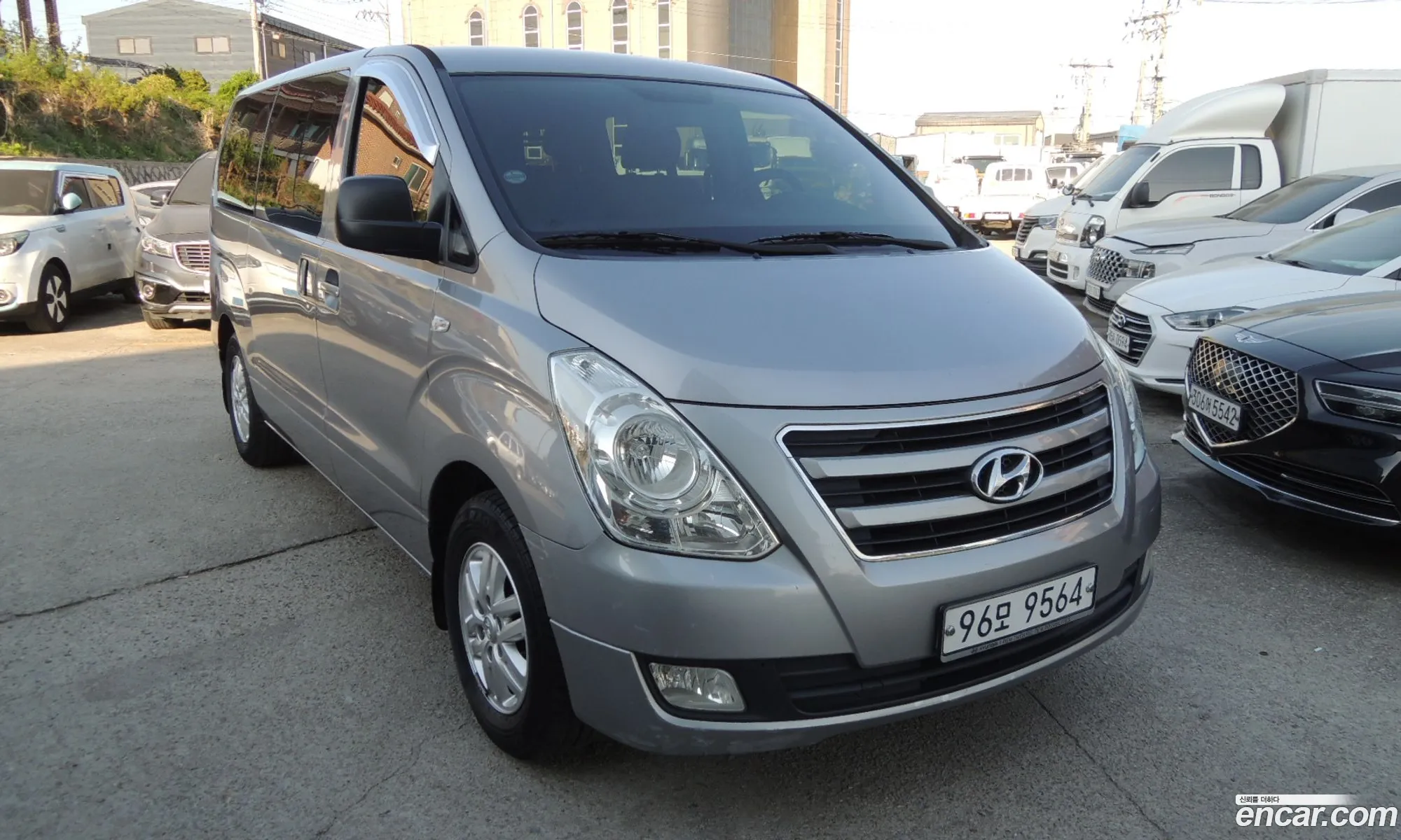 Hyundai Grand Starex 2016 — 18