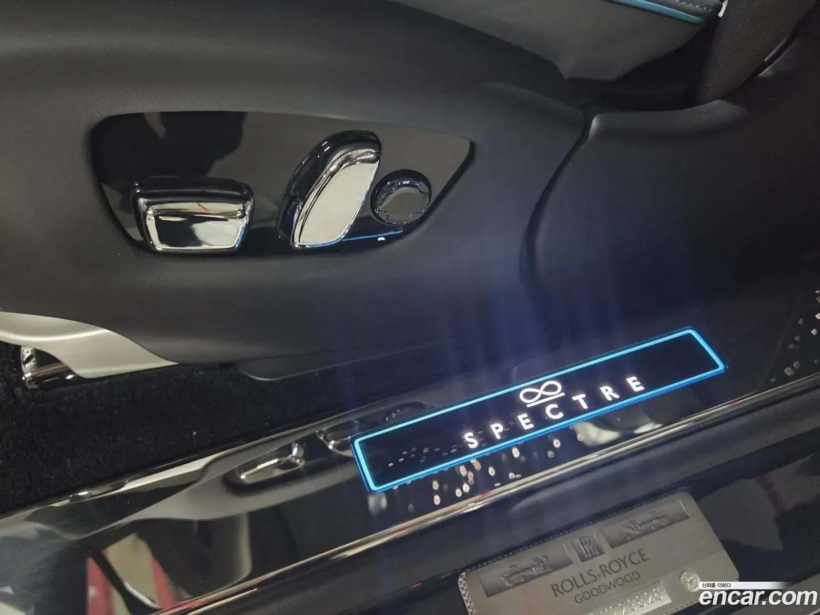 Rolls-Royce Spectre 2025 — 13