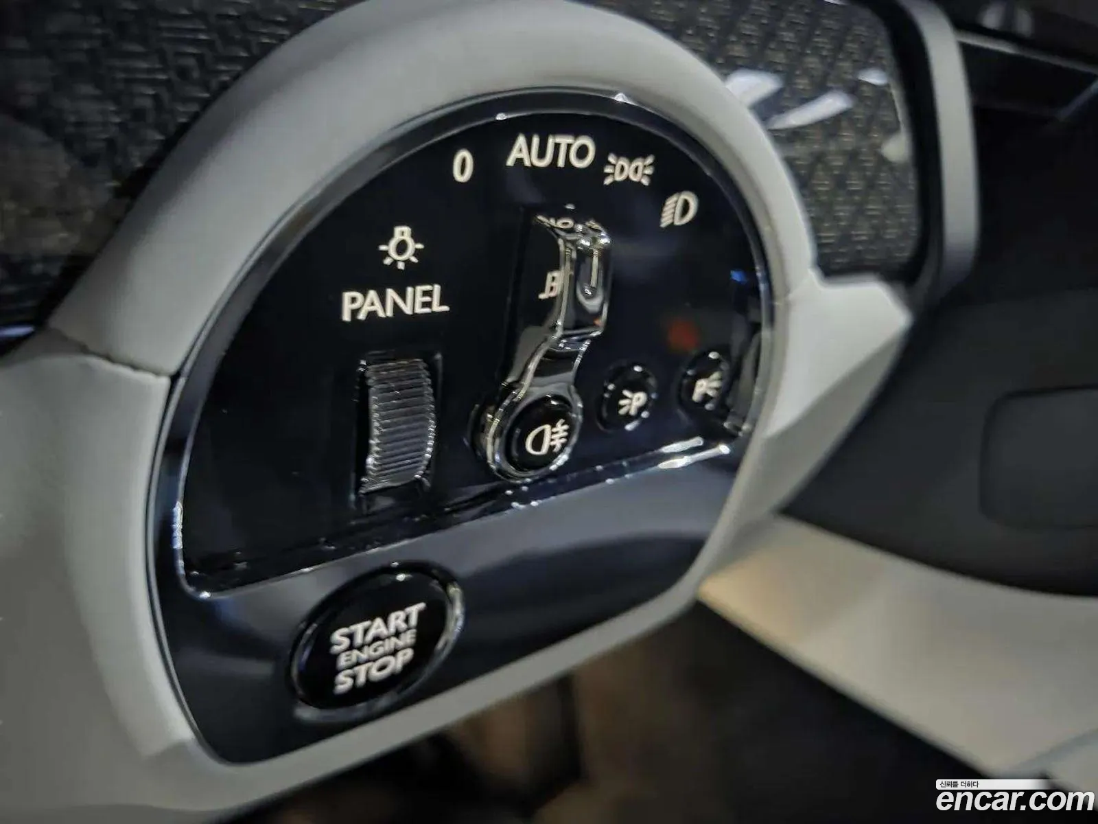 Rolls-Royce Spectre 2025 — 17