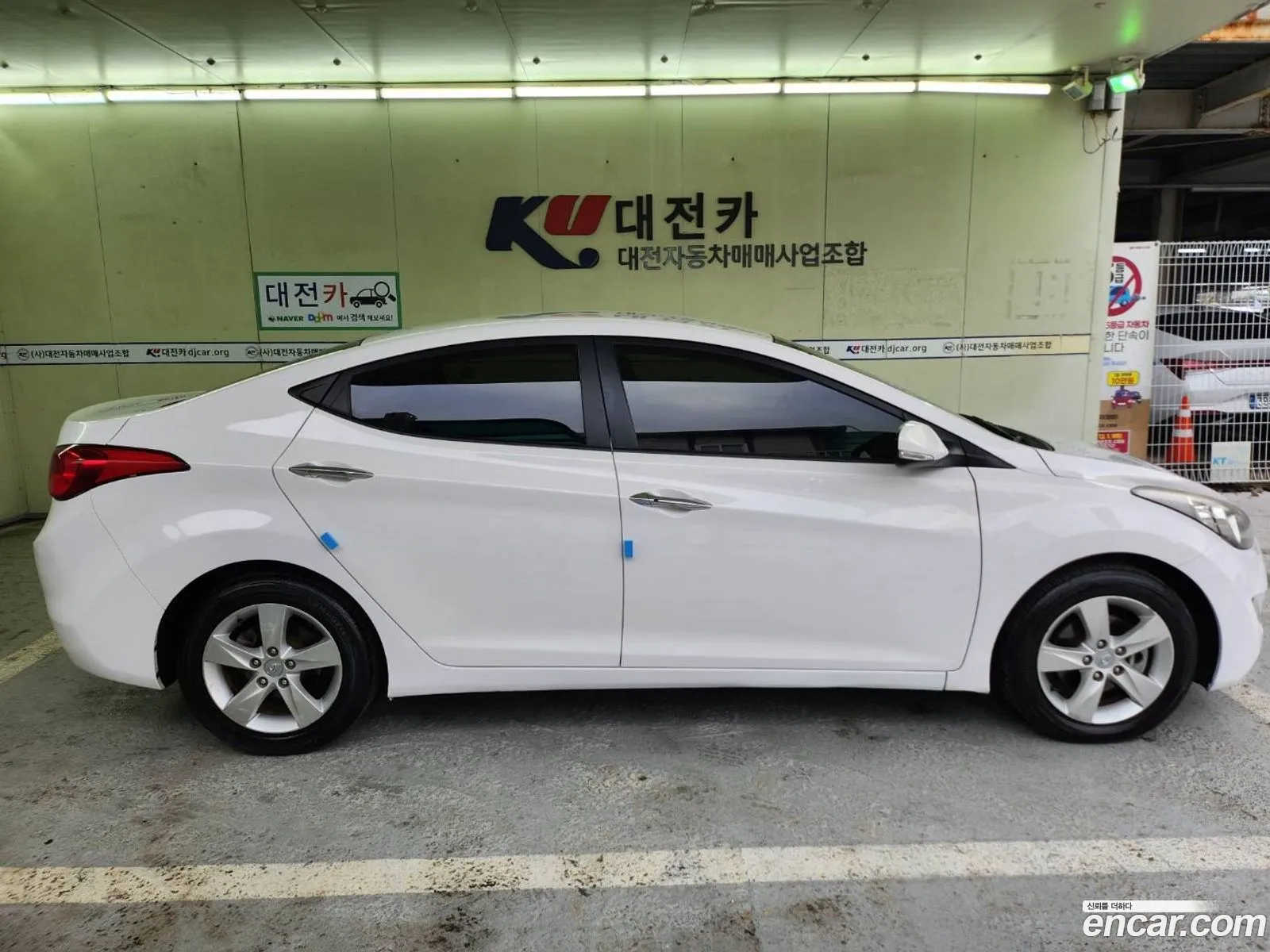 Hyundai Elantra MD 2012 — 17