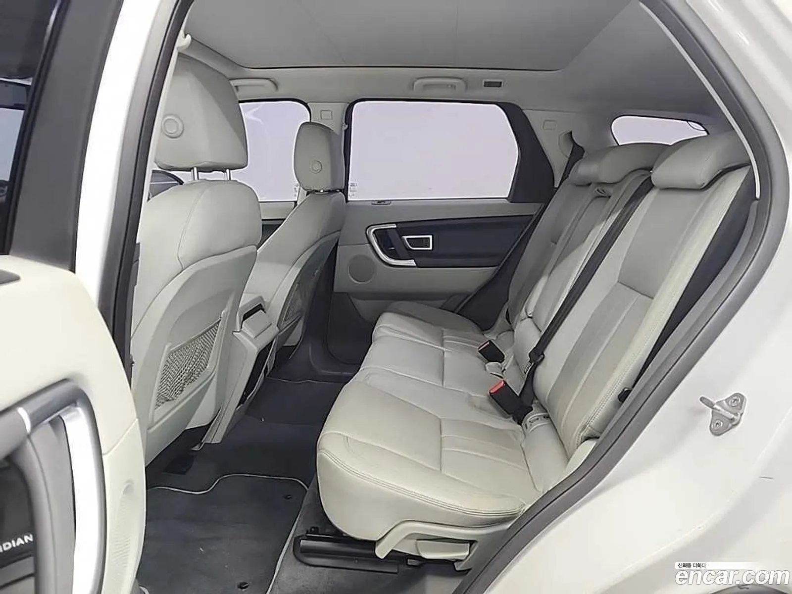 Land Rover Discovery Sport 2017 — 13
