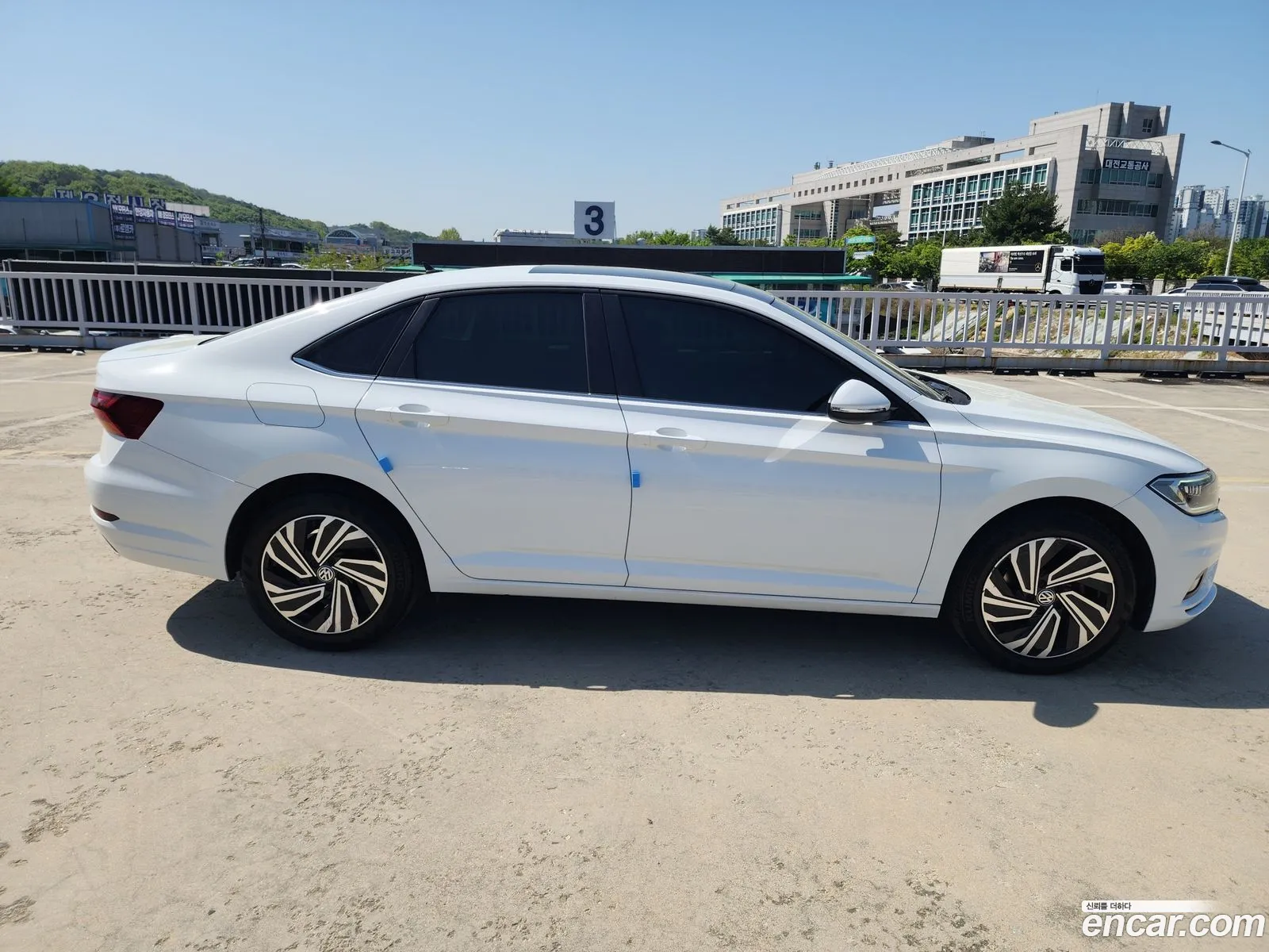 Volkswagen Jetta 7th Gen 2020 — 16
