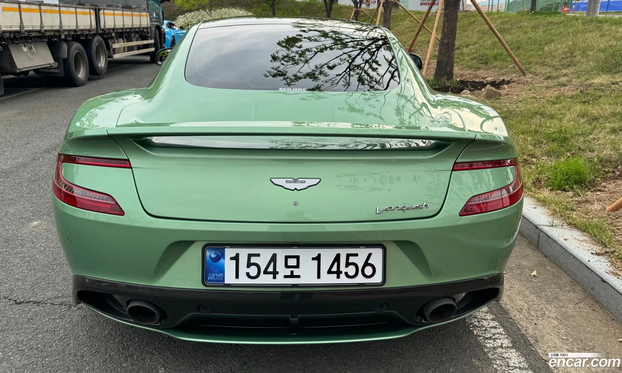 Aston Martin Vanquish 2016 — 16