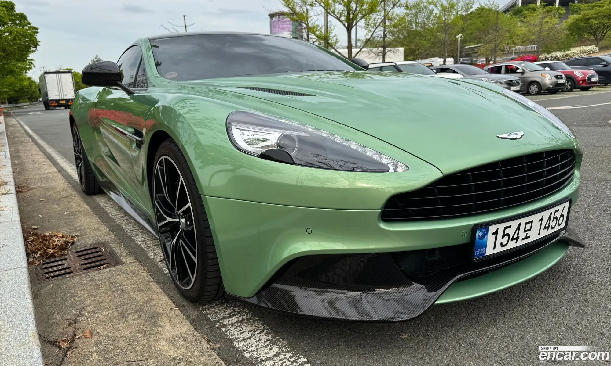 Aston Martin Vanquish 2016 — 17