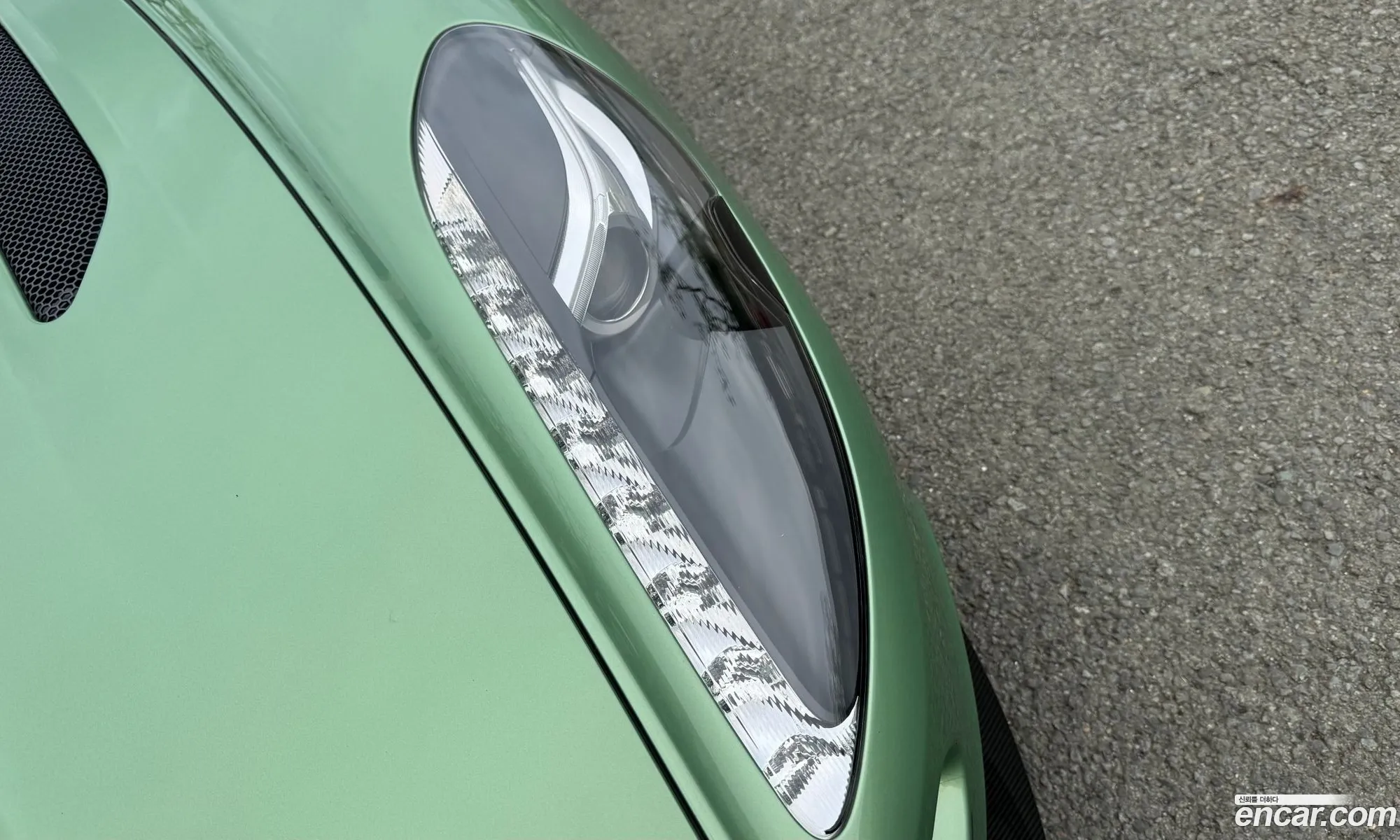 Aston Martin Vanquish 2016 — 18
