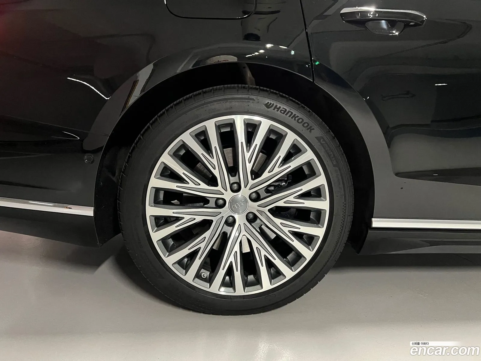 Audi A8 2020 — 8