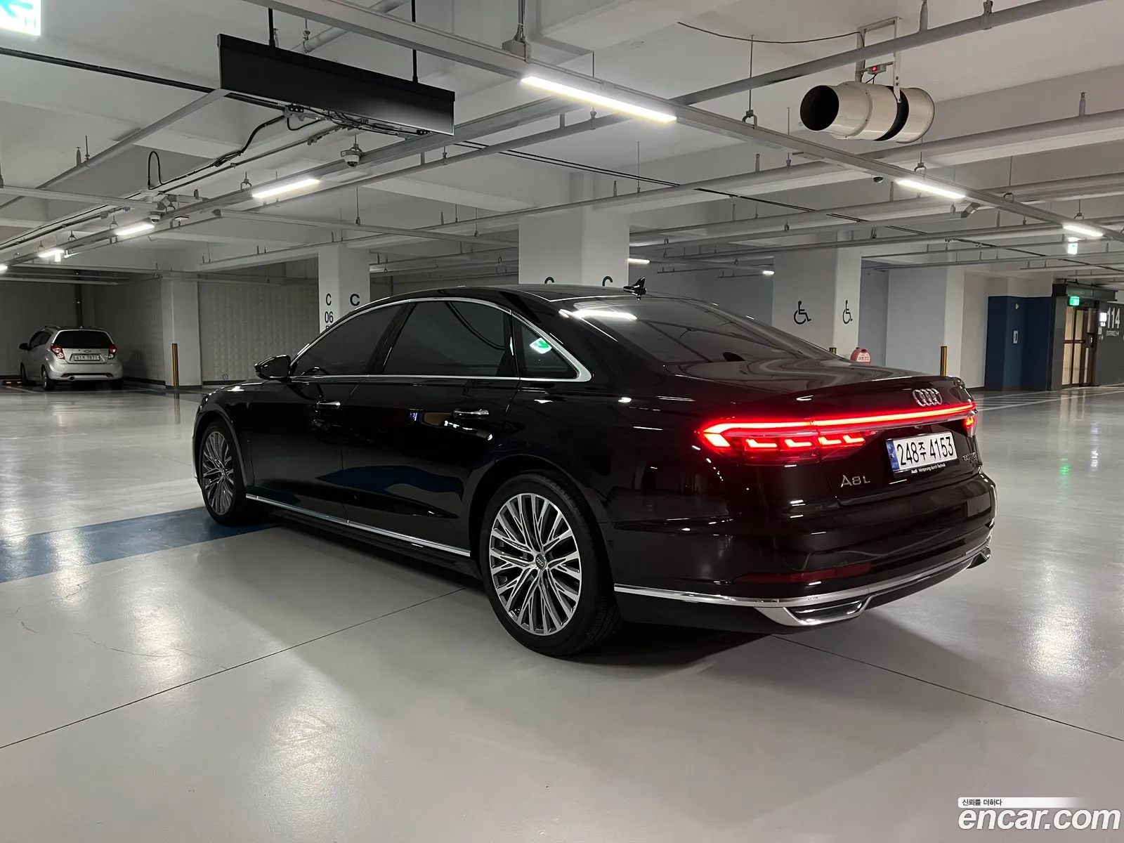 Audi A8 2020 — 17