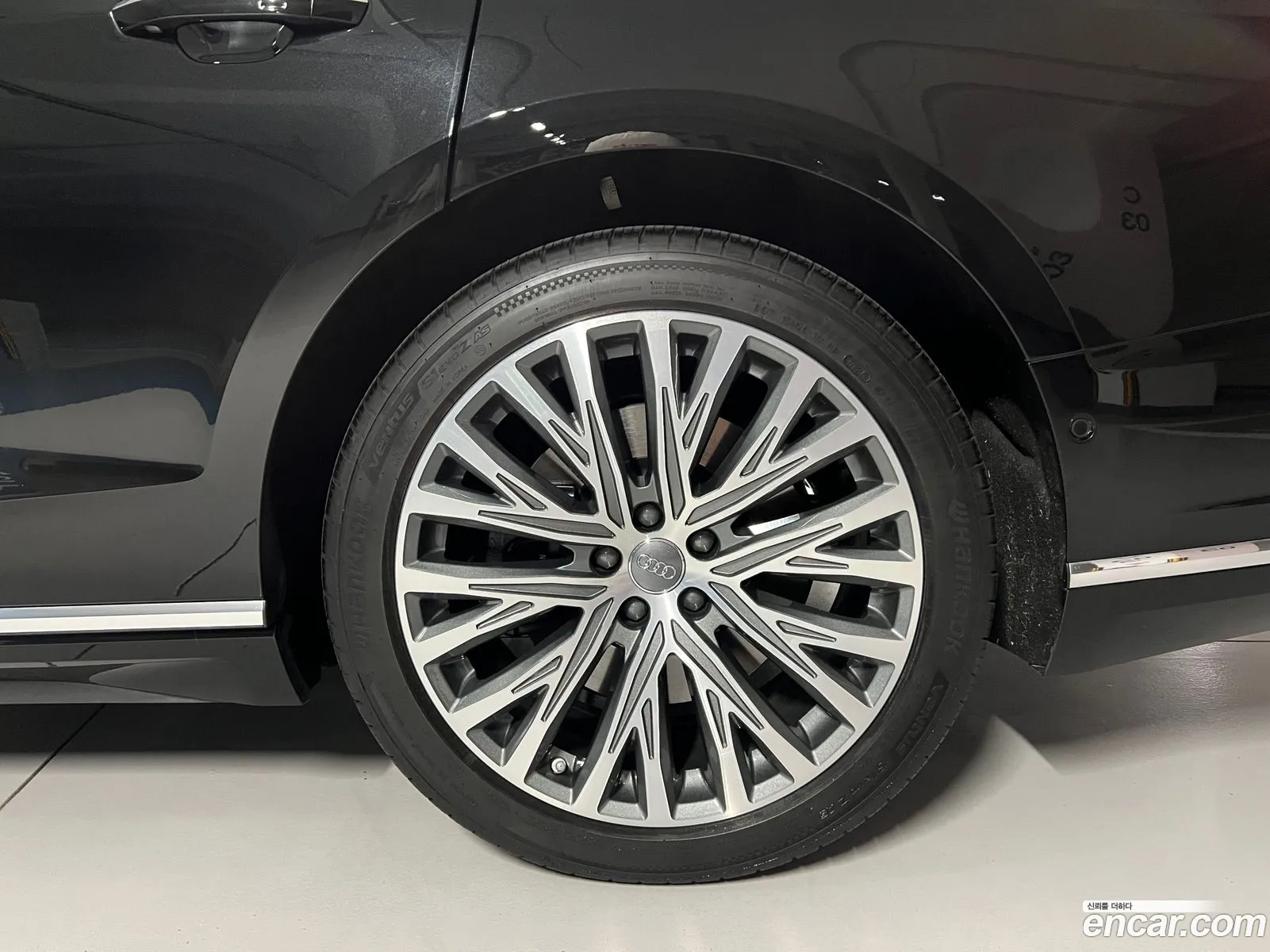 Audi A8 2020 — 10