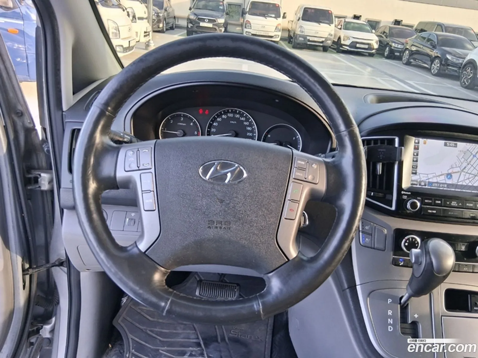 Hyundai Grand Starex 2017 — 10