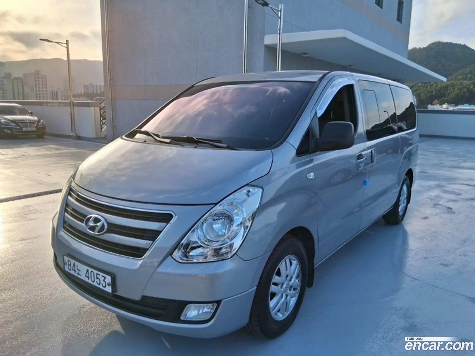 Hyundai Grand Starex 2017 — 16