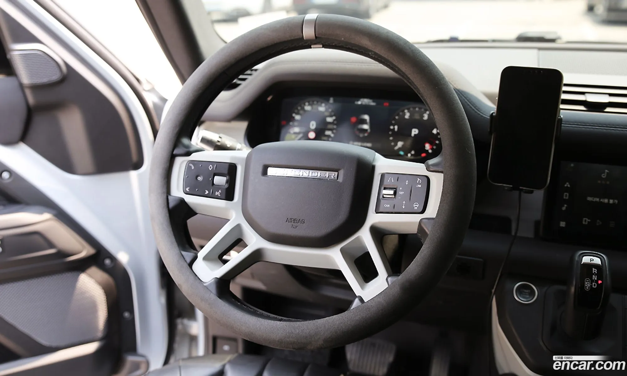 Land Rover Defender 2021 — 4