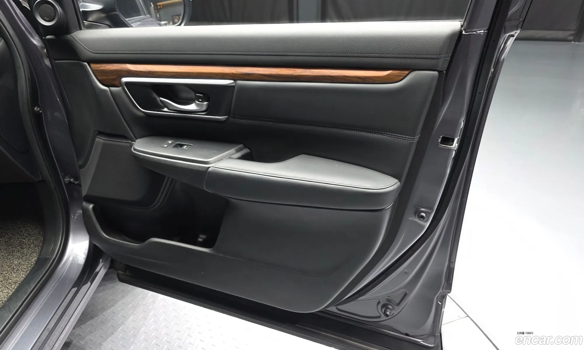 Honda CR-V 2019 5J6RW1870KL520403 — 2