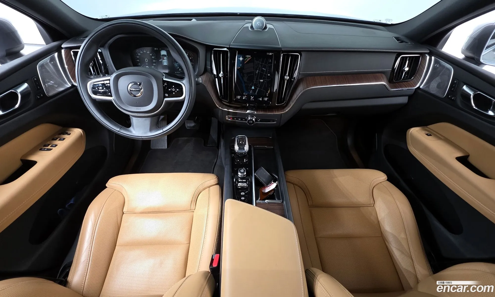 Volvo XC60 2021 YV1UZ062191818181 — 5