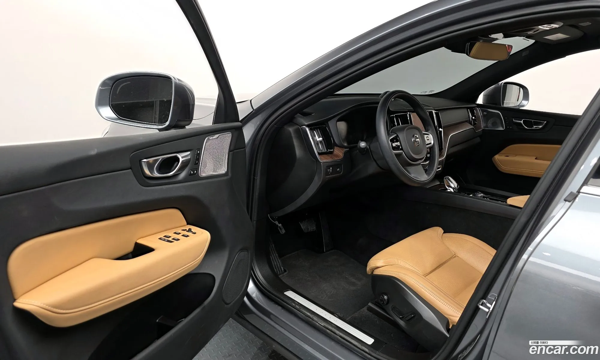 Volvo XC60 2021 YV1UZ062191818181 — 29