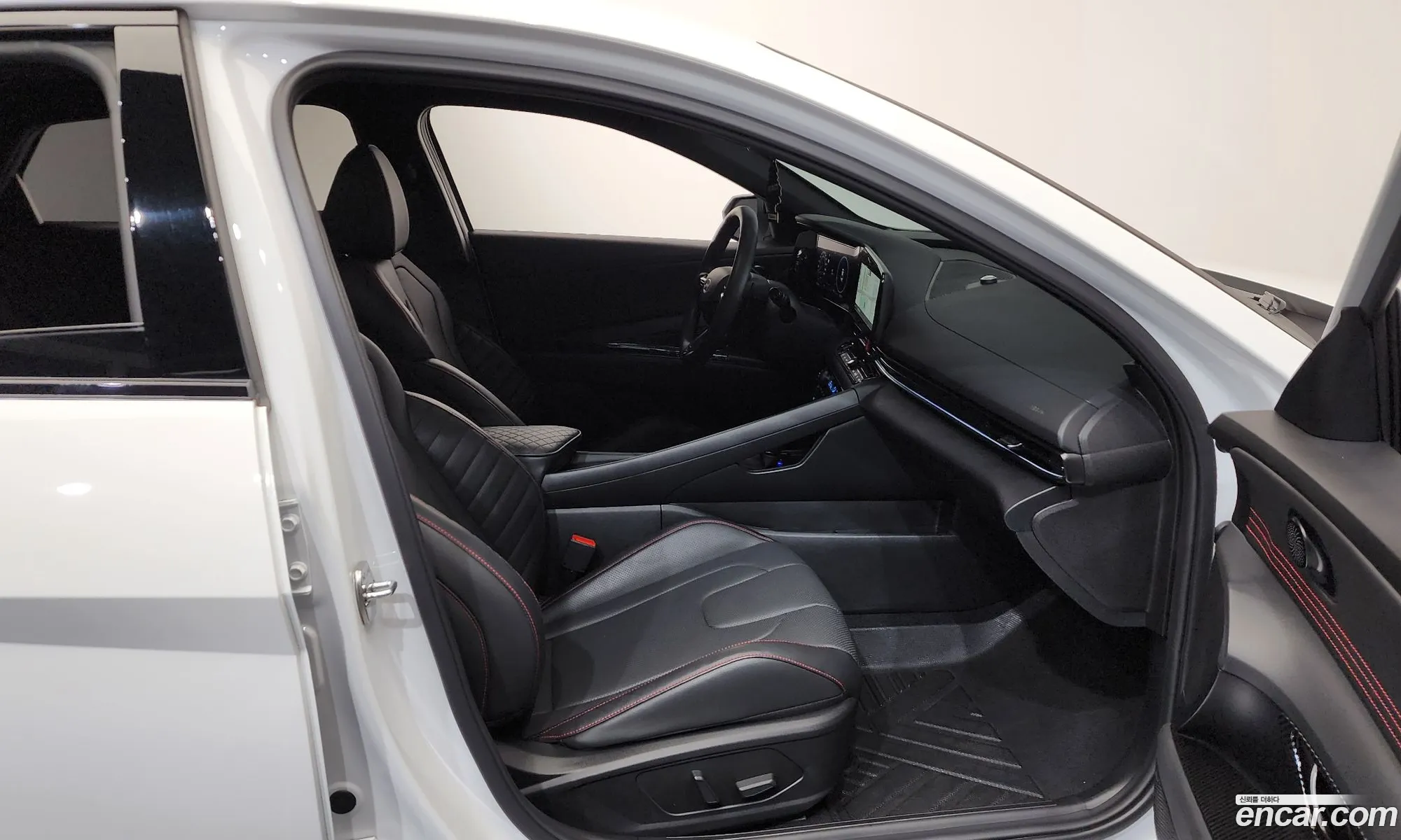 Hyundai Elantra 2024 — 21