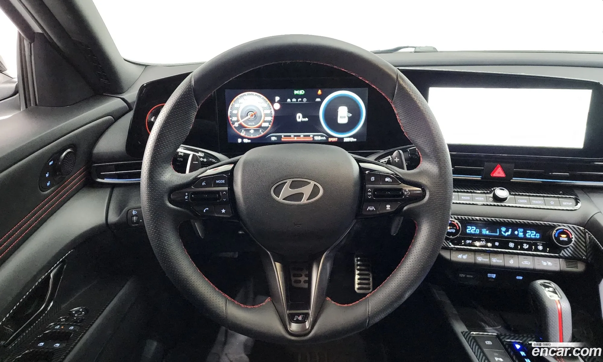 Hyundai Elantra 2024 — 17